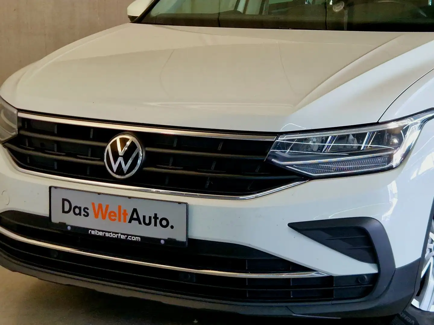 Volkswagen Tiguan Life TSI ACT Weiß - 2