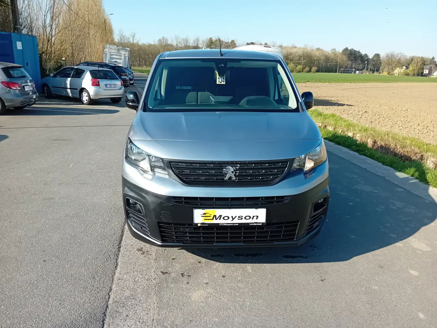 Peugeot Partner 1.2 benzine lichte vracht / navi - carplay - airco Argent - 2