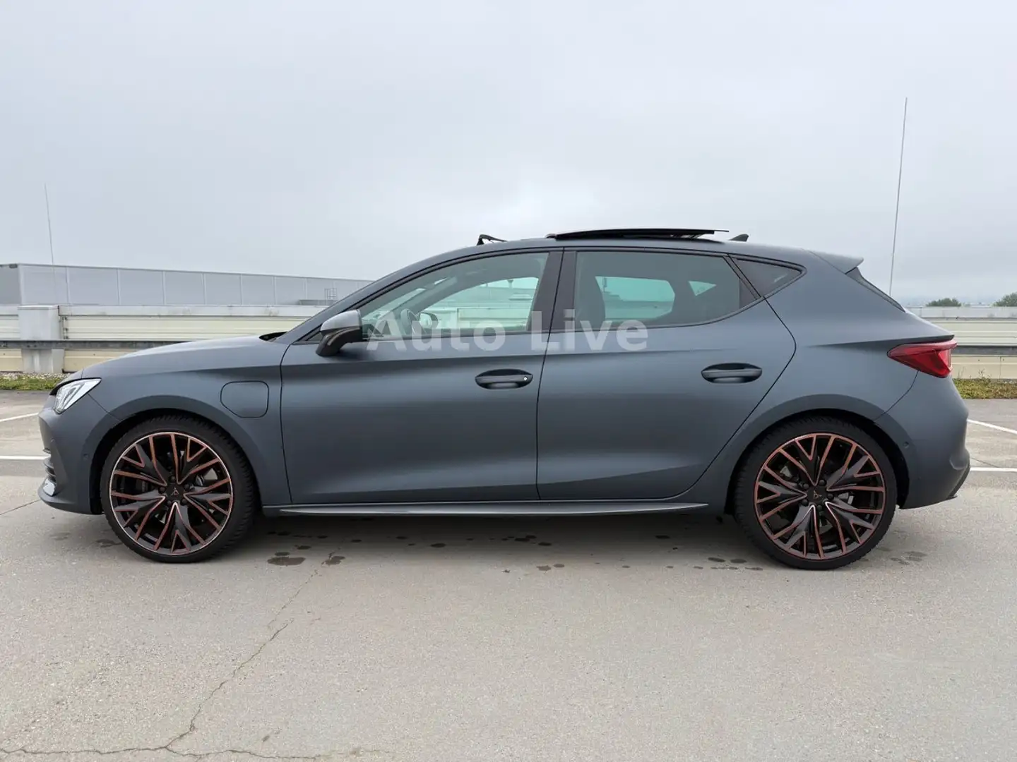 CUPRA Leon Cupra Leon 1.4 e-HYBRID*DSG*PAN*VIR*SSL*KAME*MAT Grau - 2