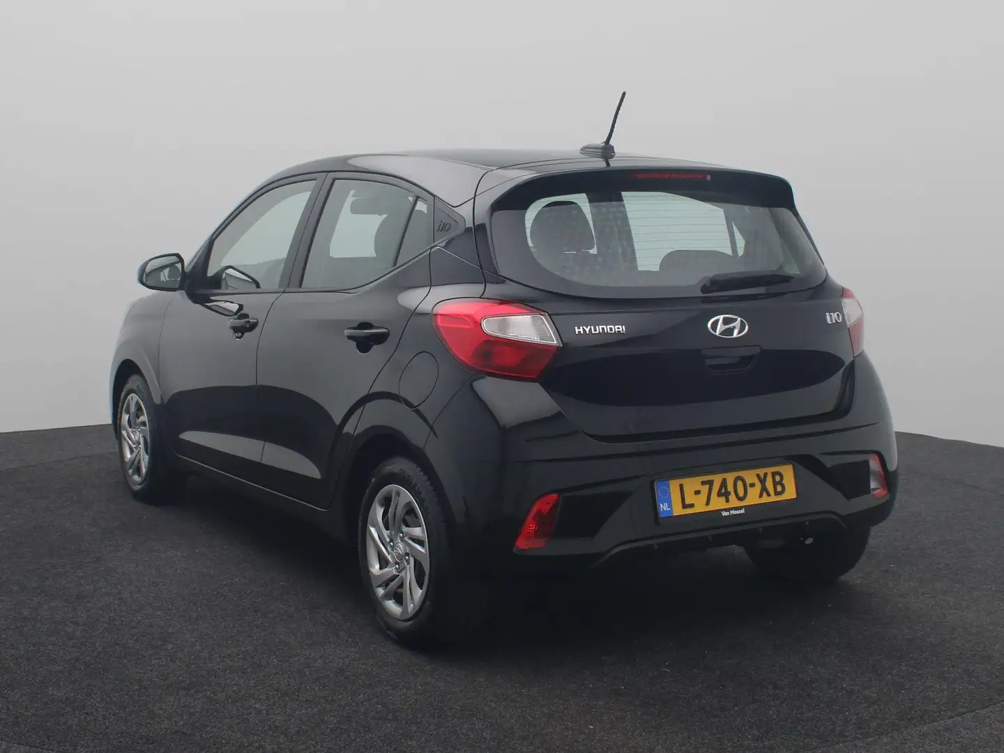Hyundai i10 1.0 Comfort | Cruise Control | Airco | Apple Carpl Zwart - 2