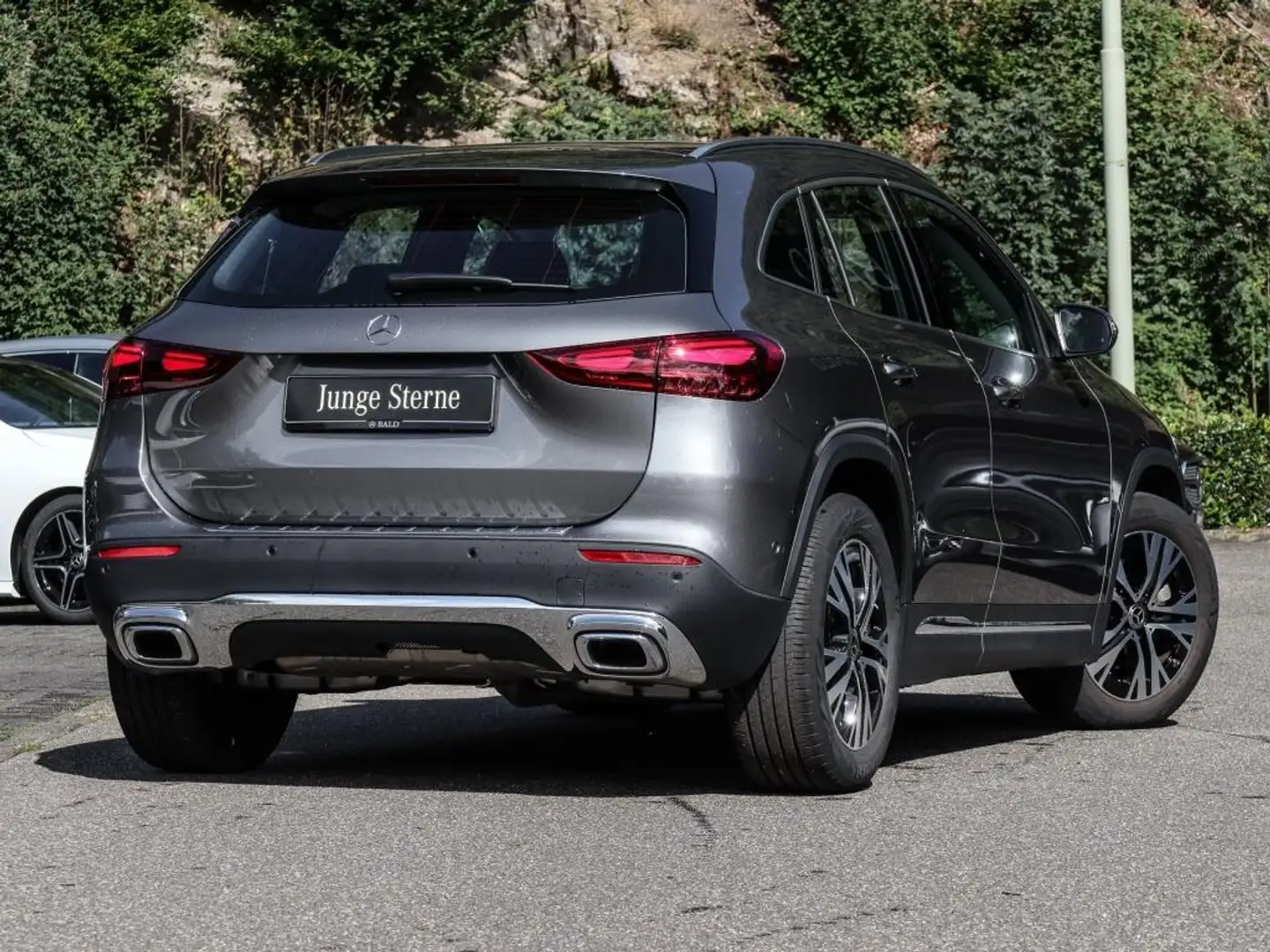 Mercedes-Benz GLA 180 Progressive/AHK/Totw/LED/Cam/Navi/18" Grigio - 2