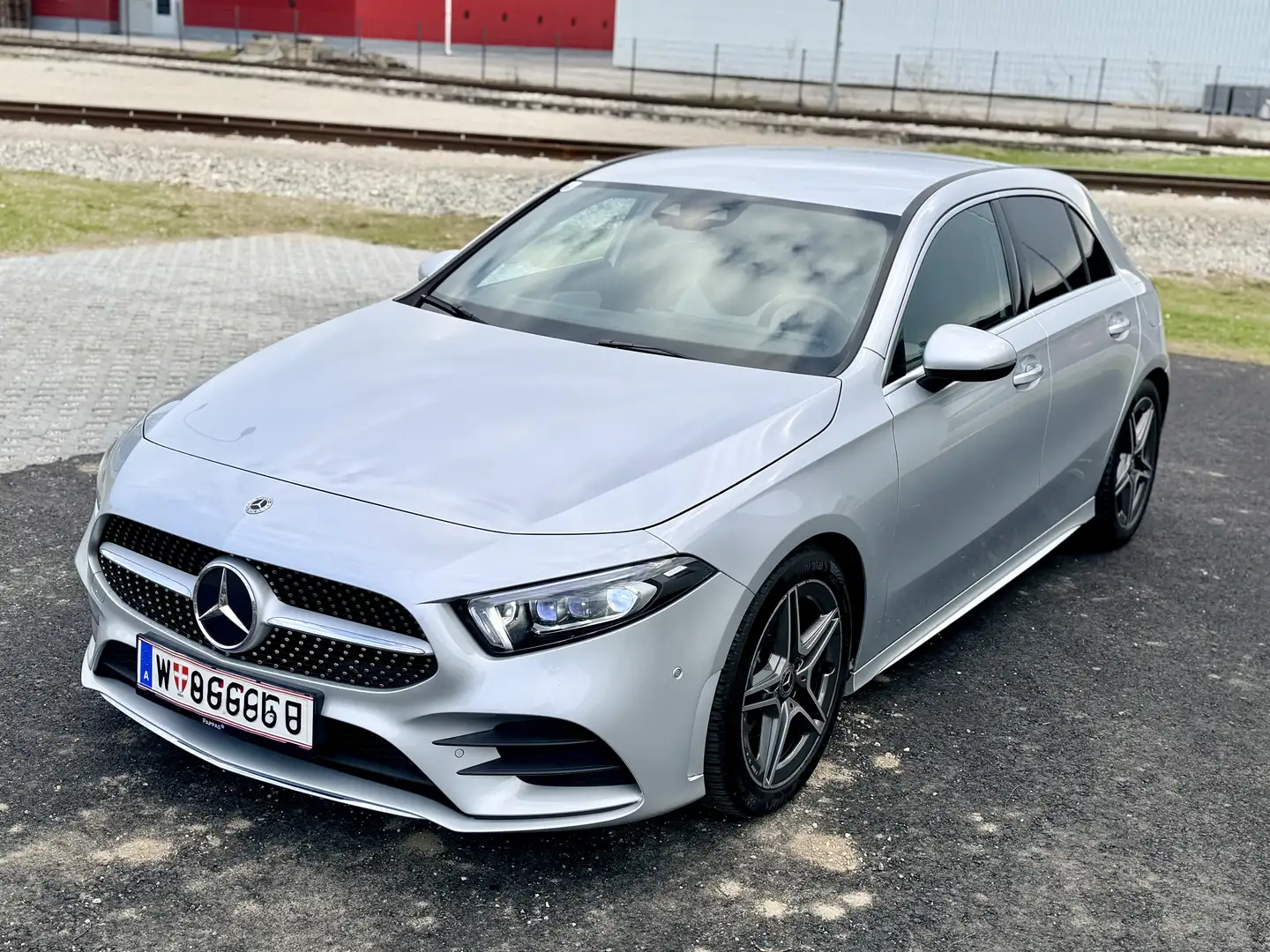 Mercedes-Benz A 200 AMG line Silber - 1