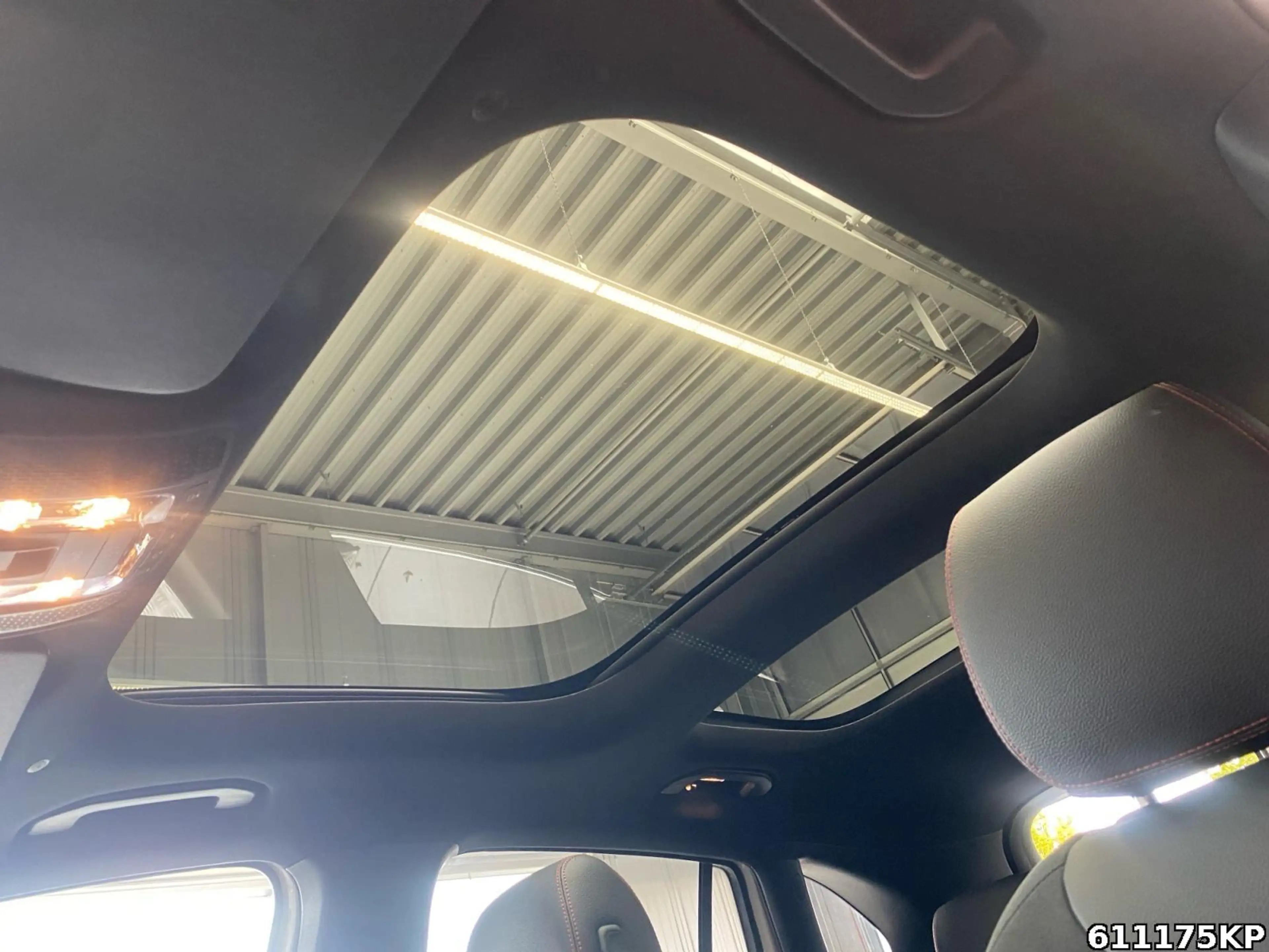 Mercedes-Benz EQA 300 4M AMG Pano Distronic 360° Keyless LED. — photo 15