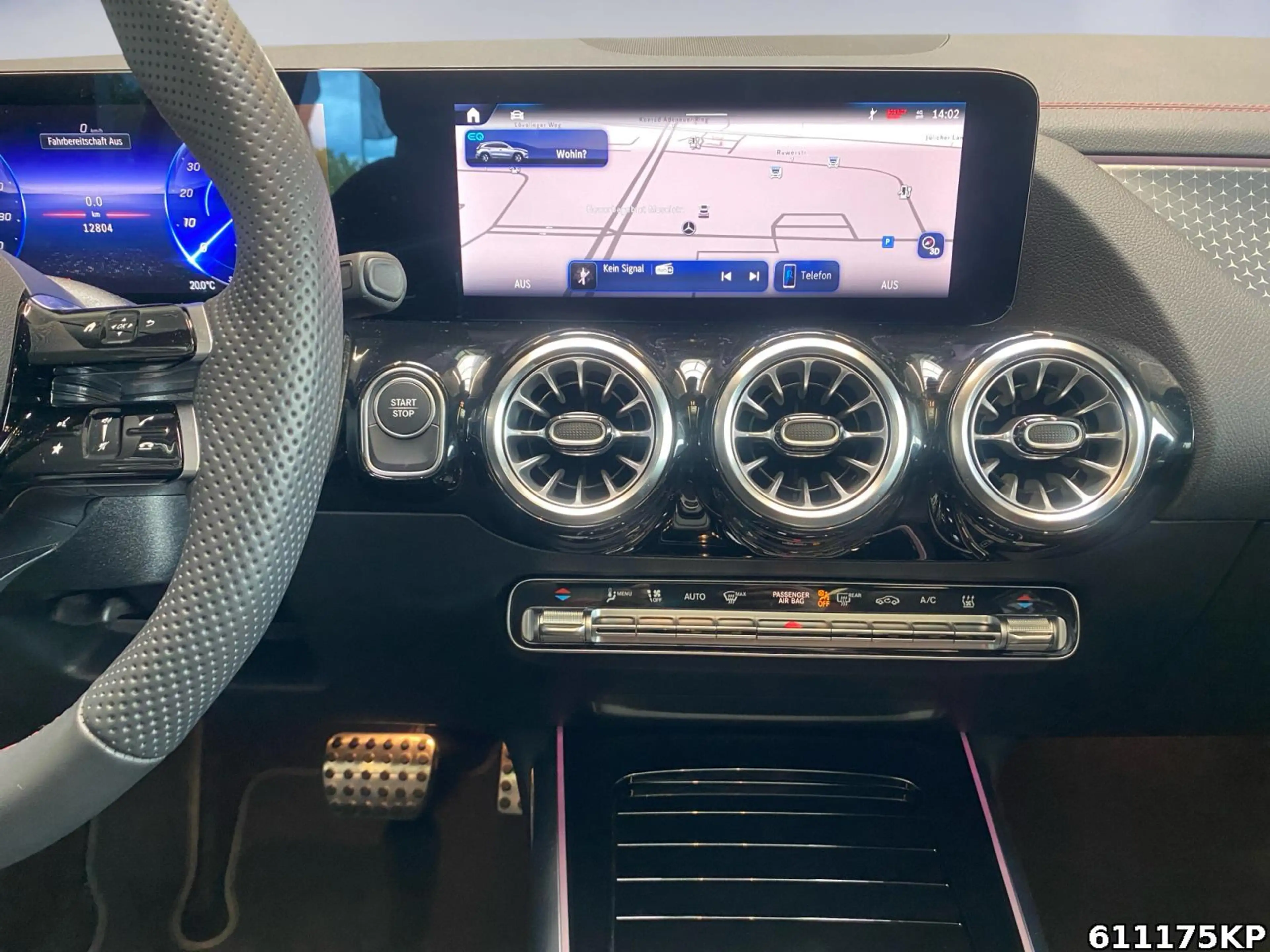 Mercedes-Benz EQA 300 4M AMG Pano Distronic 360° Keyless LED. — photo 12