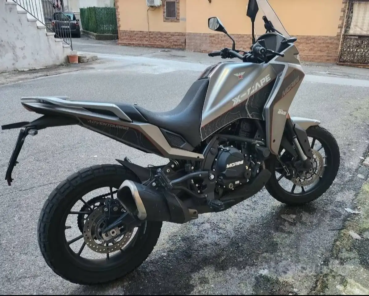 Moto Morini X-Cape