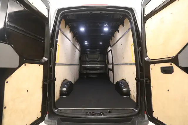 Volkswagen Crafter view 3
