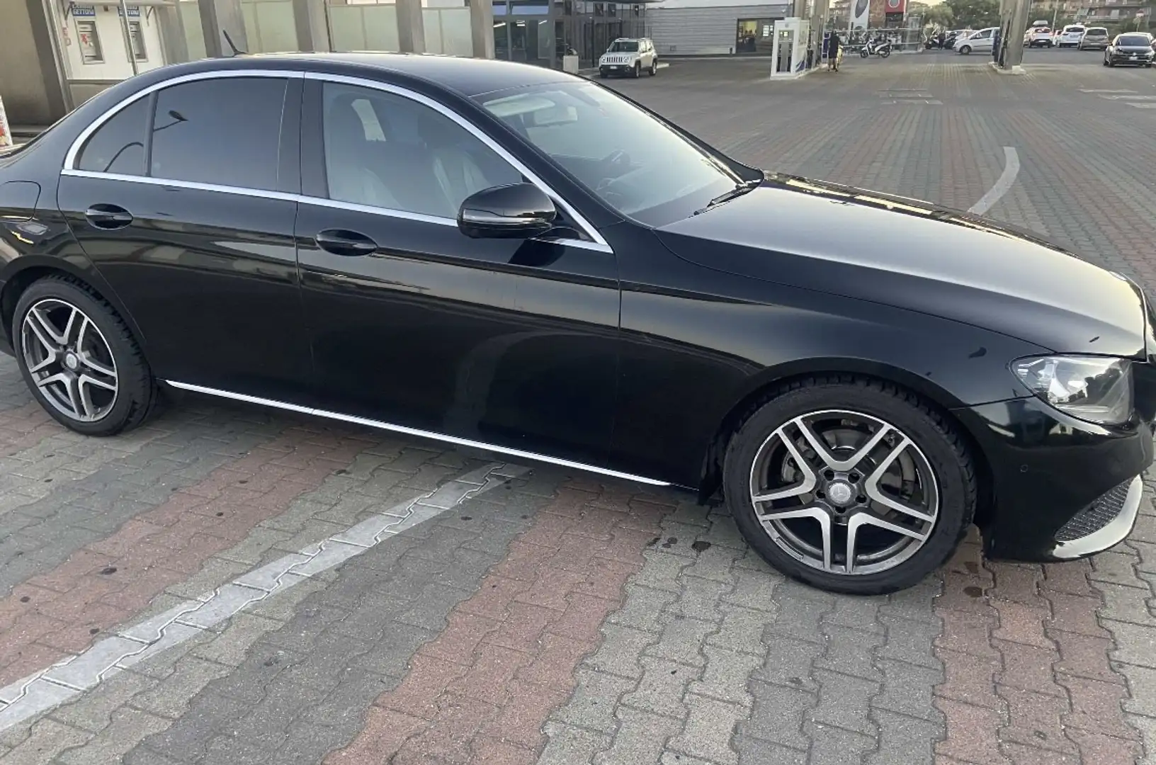 Mercedes-Benz E 200 d Premium auto - 2