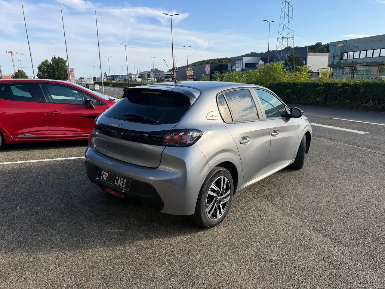 Peugeot 208 208 — photo 2