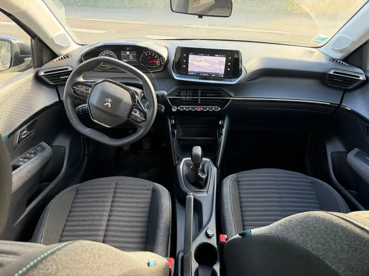 Peugeot 208 208 — photo 4
