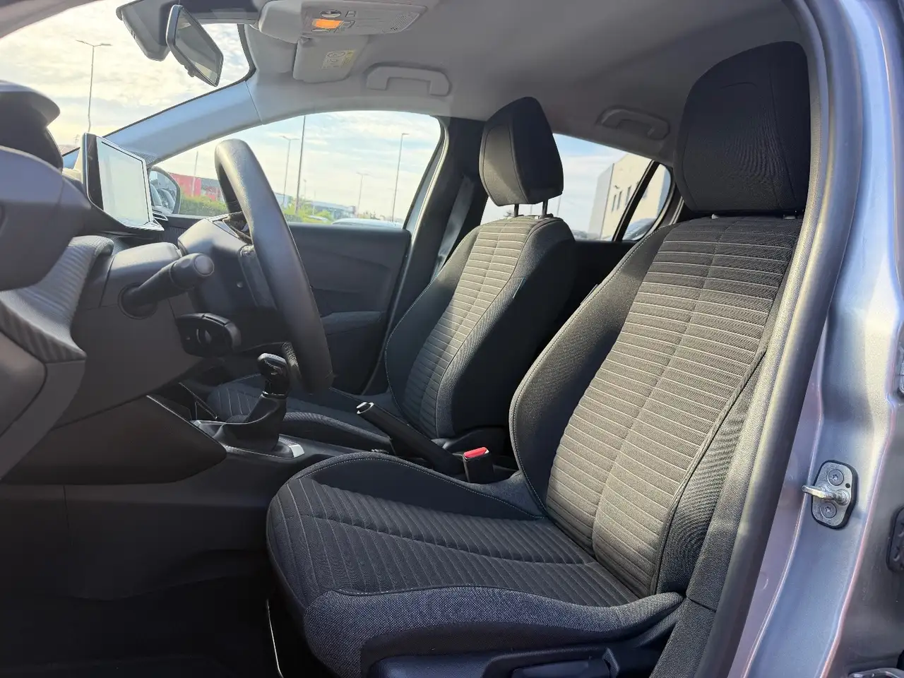 Peugeot 208 208 — photo 7