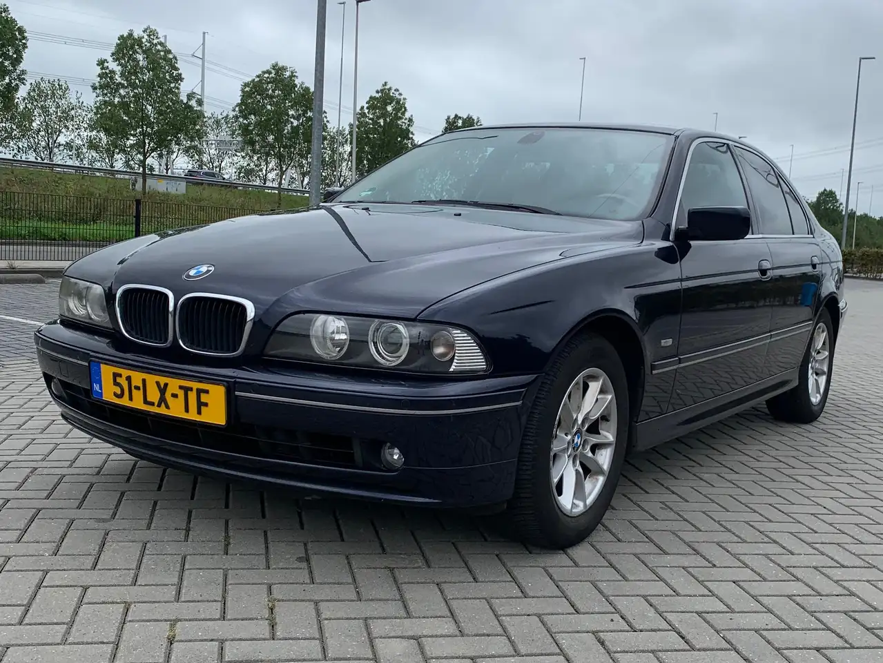 BMW 525