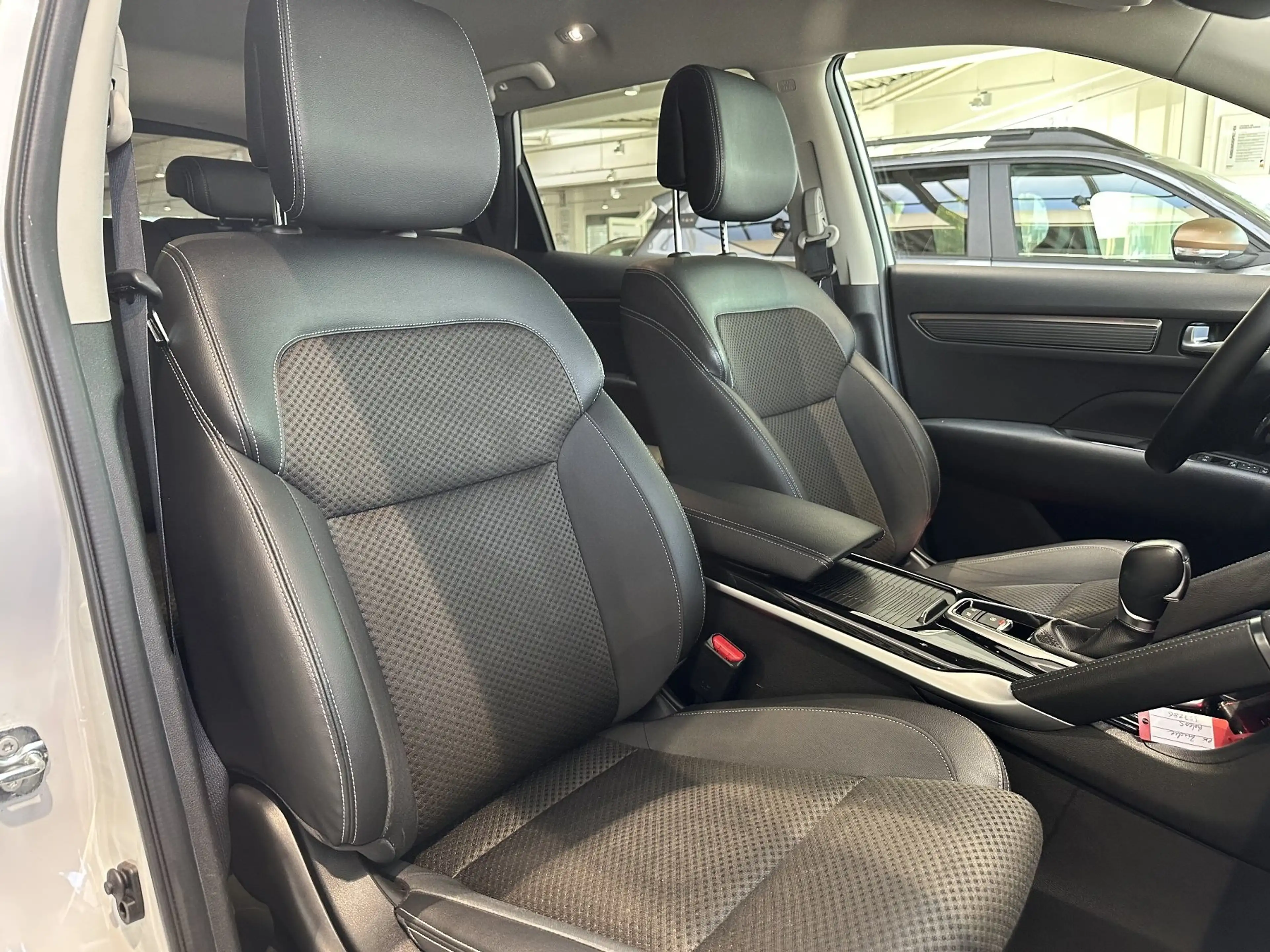 Renault Koleos INTENS dCi 185 4WD X-tronic ABS ESP — photo 11