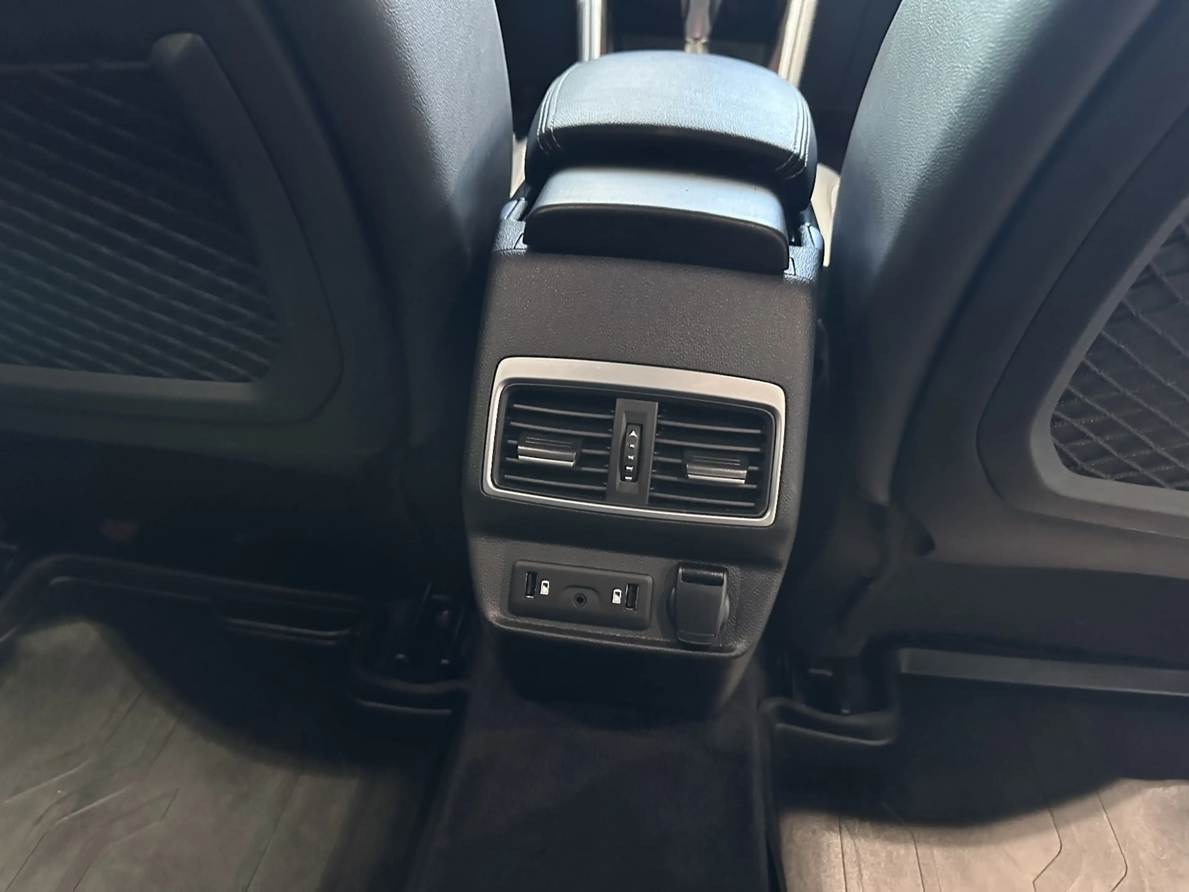 Renault Koleos INTENS dCi 185 4WD X-tronic ABS ESP — photo 15