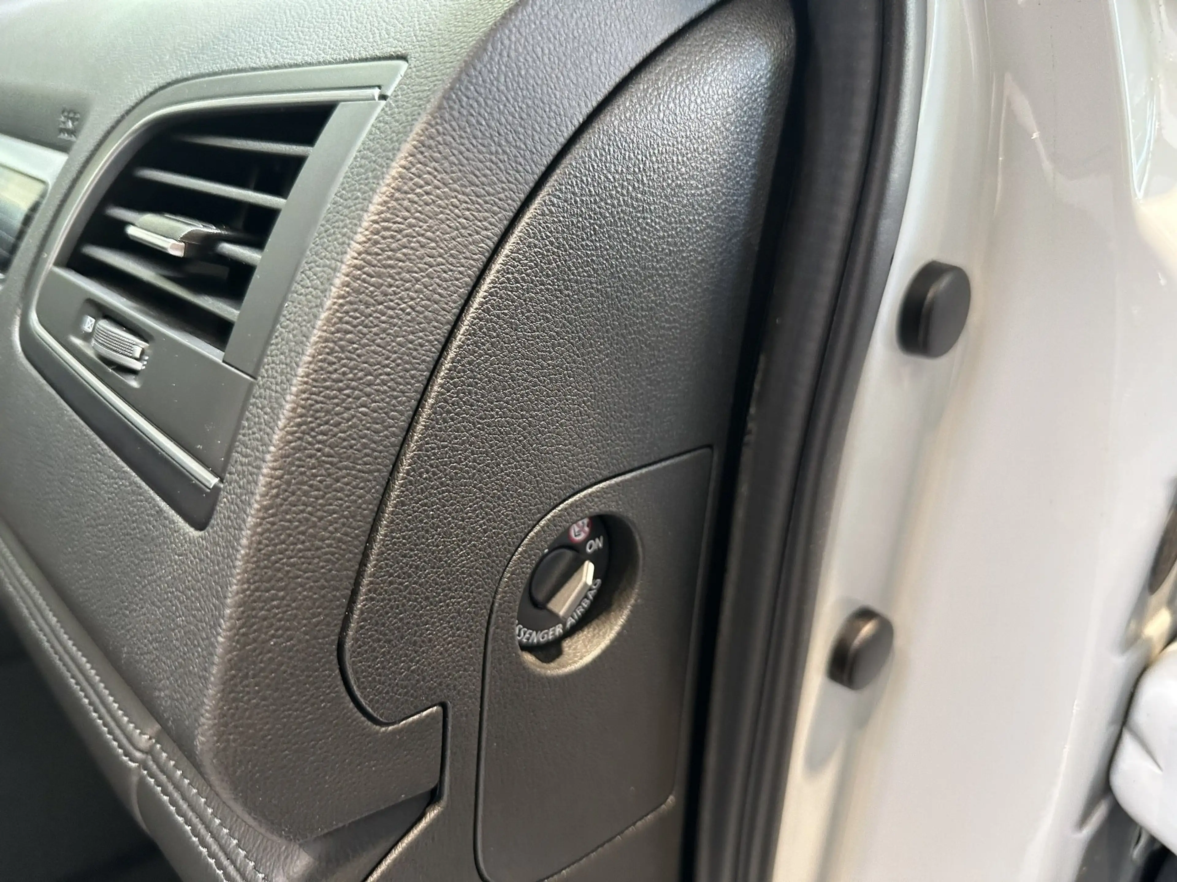 Renault Koleos INTENS dCi 185 4WD X-tronic ABS ESP — photo 10