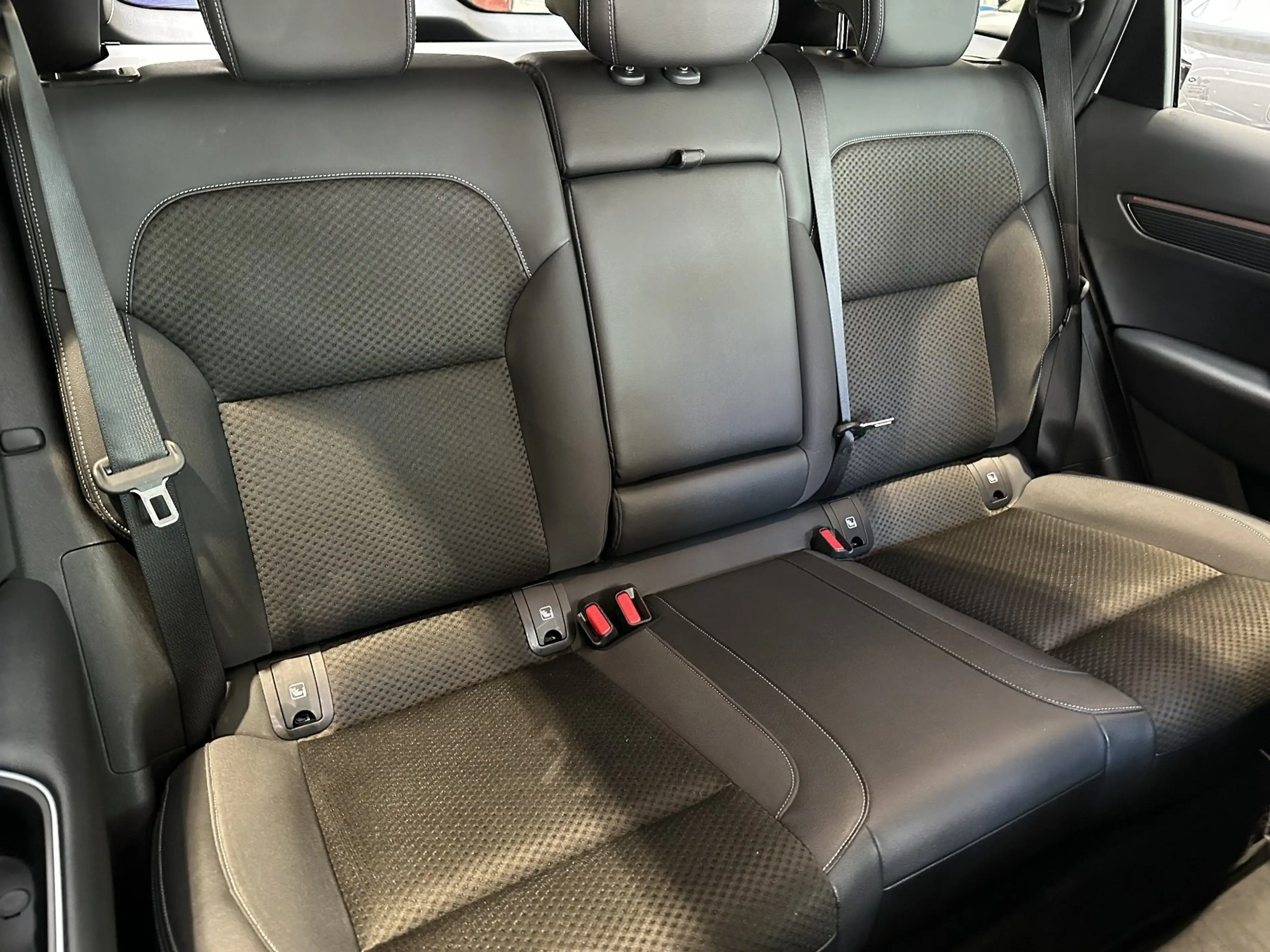 Renault Koleos INTENS dCi 185 4WD X-tronic ABS ESP — photo 12
