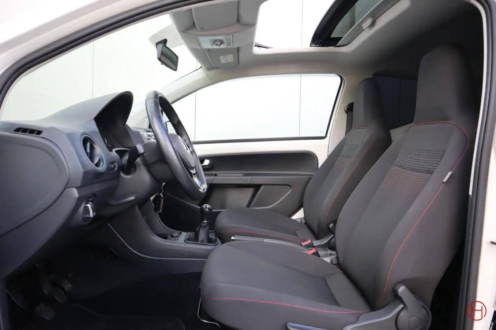 Volkswagen up! 1.0 TSI 90 PK Sound up! / Panoramadak / Airco / 1e Wit - 2