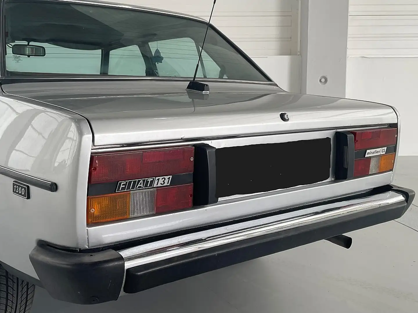 Fiat 131 Mirafiori Silber - 2