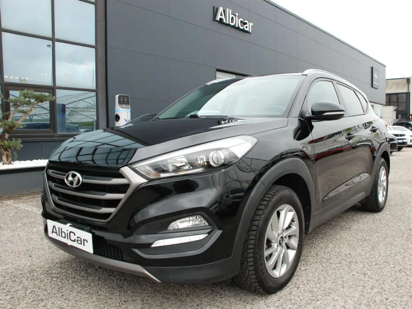 Hyundai TUCSON 1.7 CRDi  IX 35 XPossible Zwart - 1
