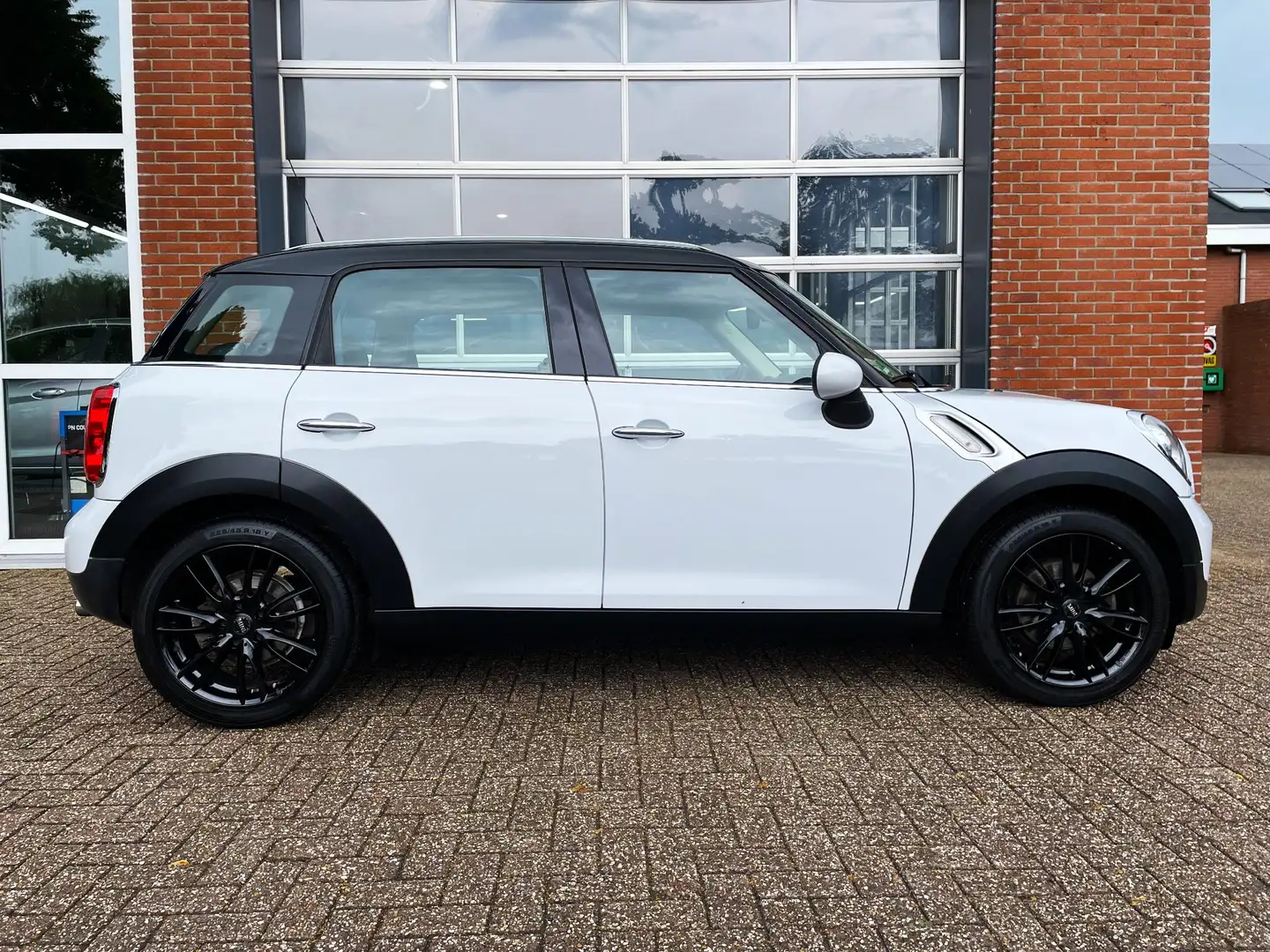 MINI Cooper Countryman Mini 1.6 Chili Wit - 2