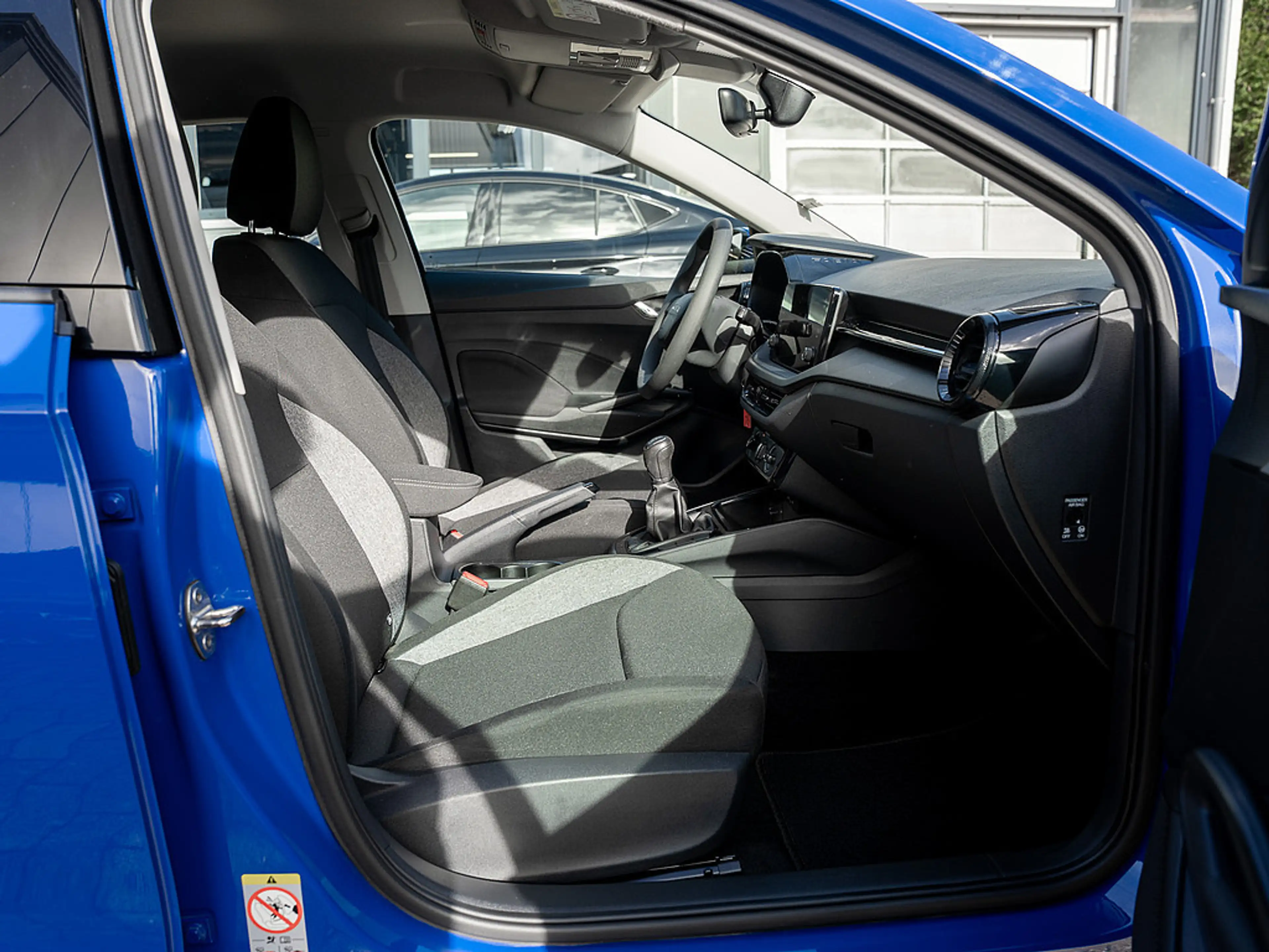 Skoda Fabia 1.0 MPI Essence LED KLIMA PDC — photo 3