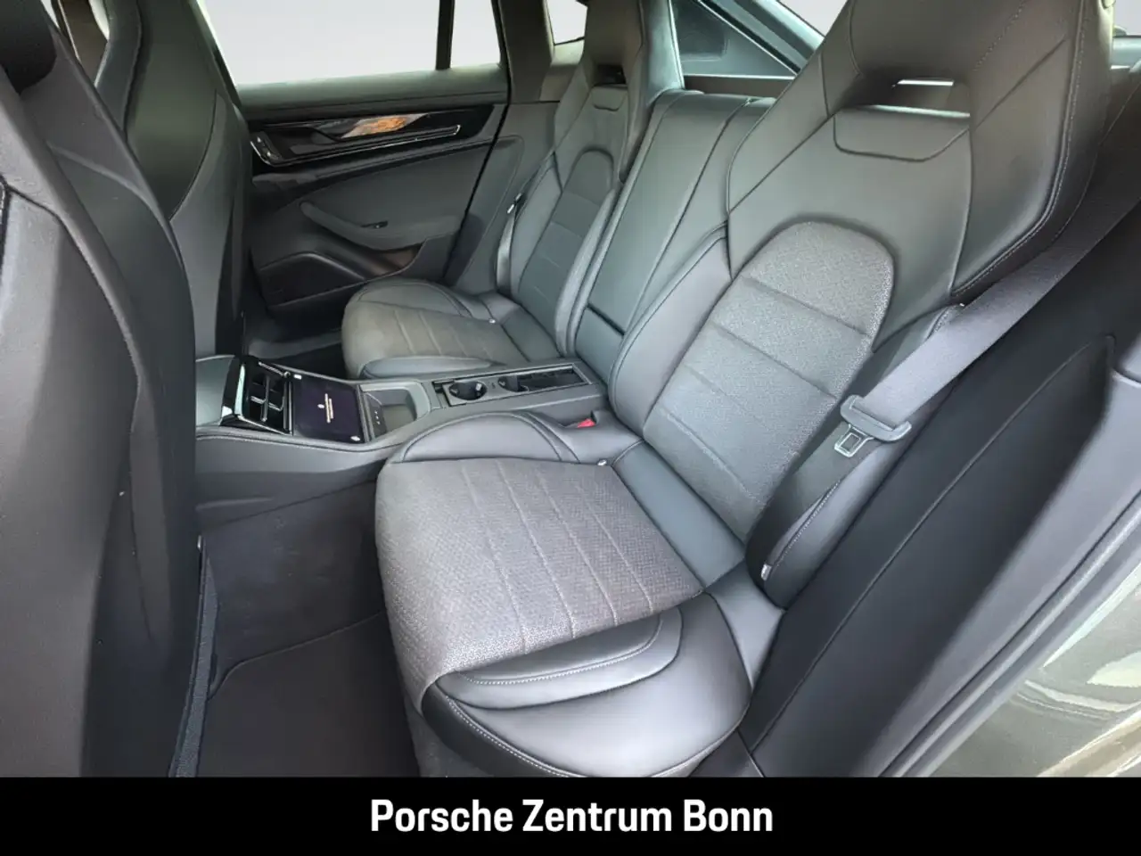 Porsche Panamera GTS HA-Lenkung InnoDrive Head-Up 13