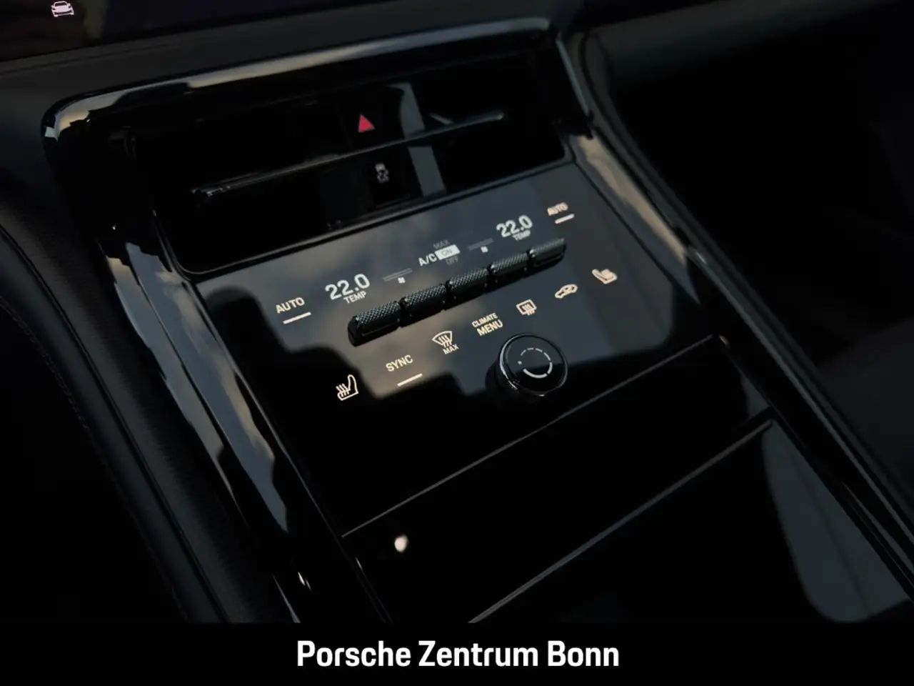 Porsche Panamera GTS HA-Lenkung InnoDrive Head-Up 15
