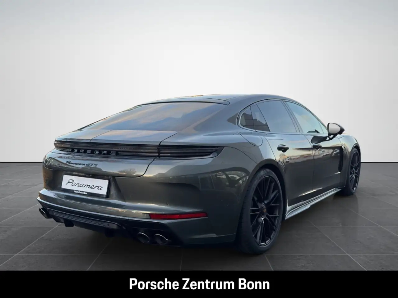Porsche Panamera GTS HA-Lenkung InnoDrive Head-Up 5