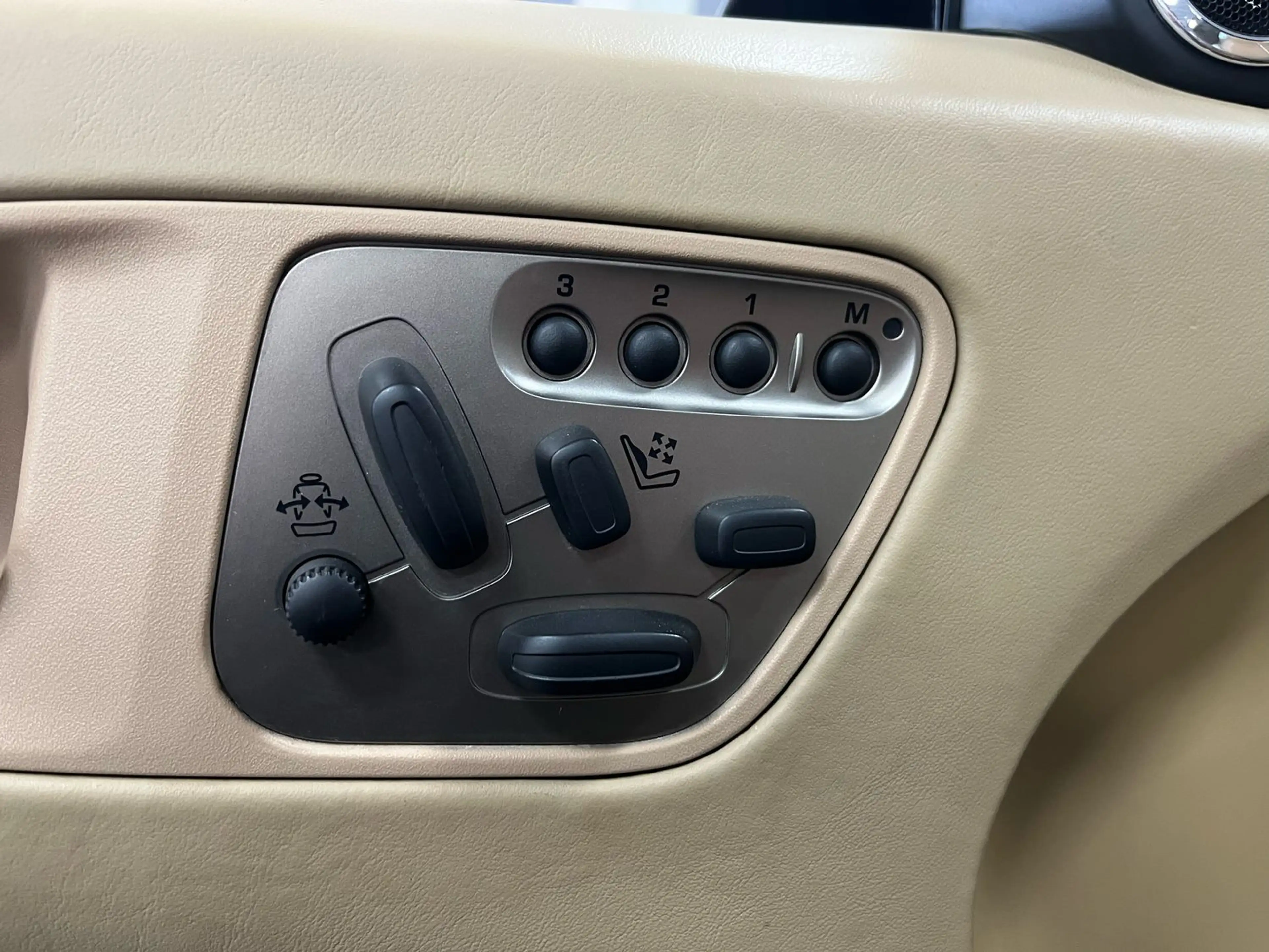 Jaguar XK Coupe 4,2l V8 *GEPFLEGT / AUTOMATIK* — photo 13