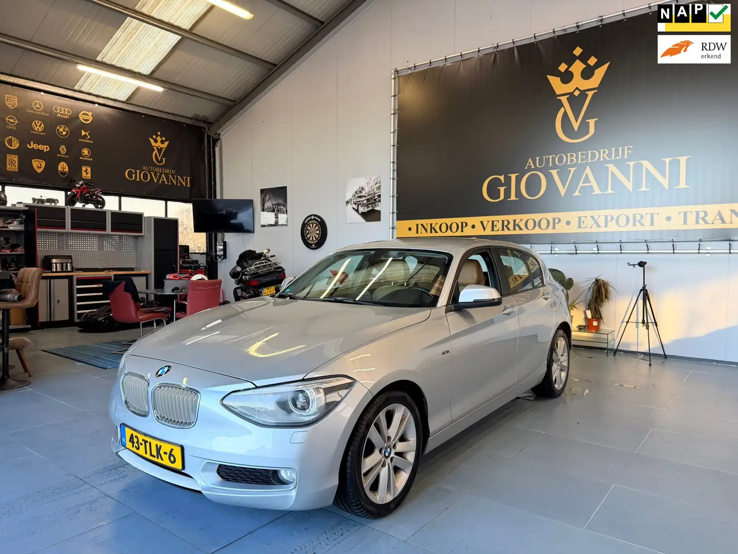BMW 116 1-serie 116i Business+ inruil mogelijk Grau - 1