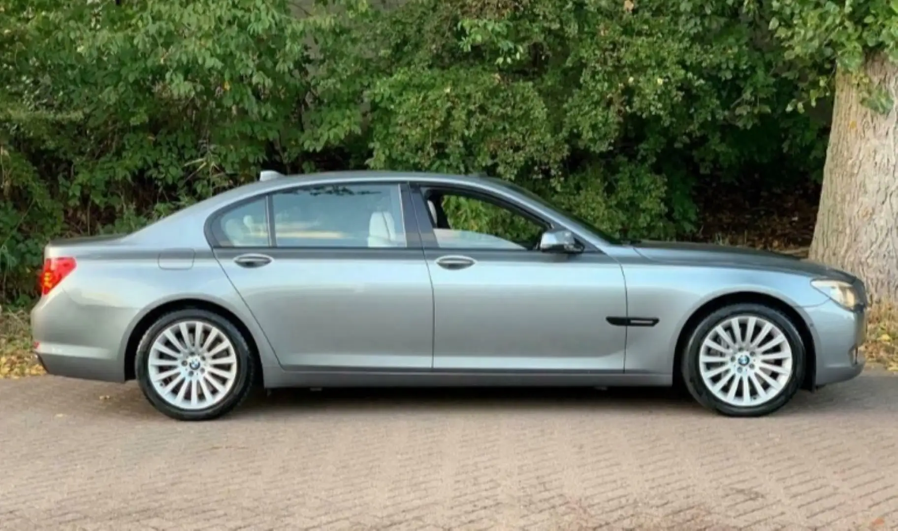 BMW 750 750Li High Executive EXE Youngtimer Šedá - 1