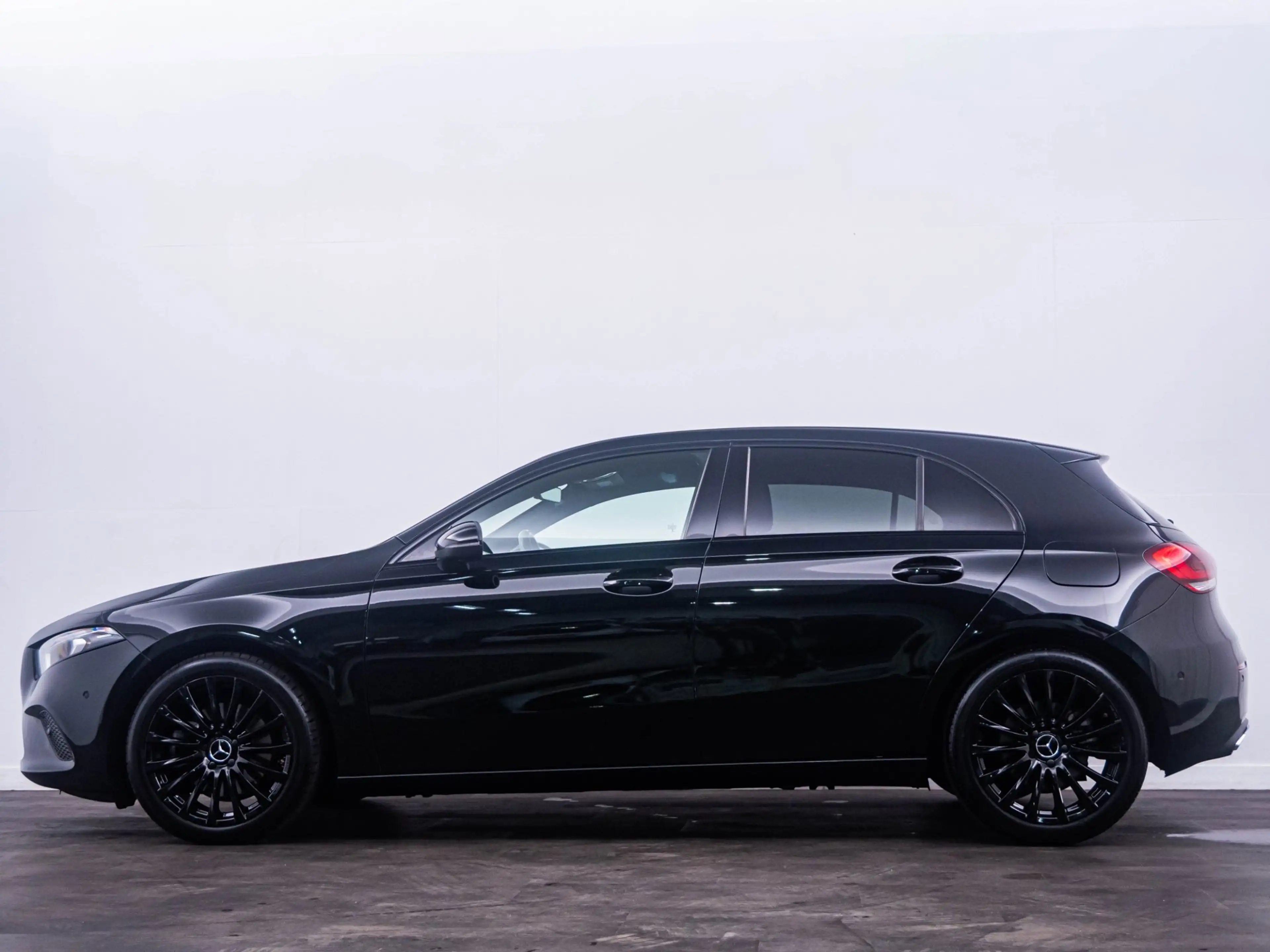 Mercedes-Benz A 220 Premium Night Edition PDC|Cruise! — photo 11
