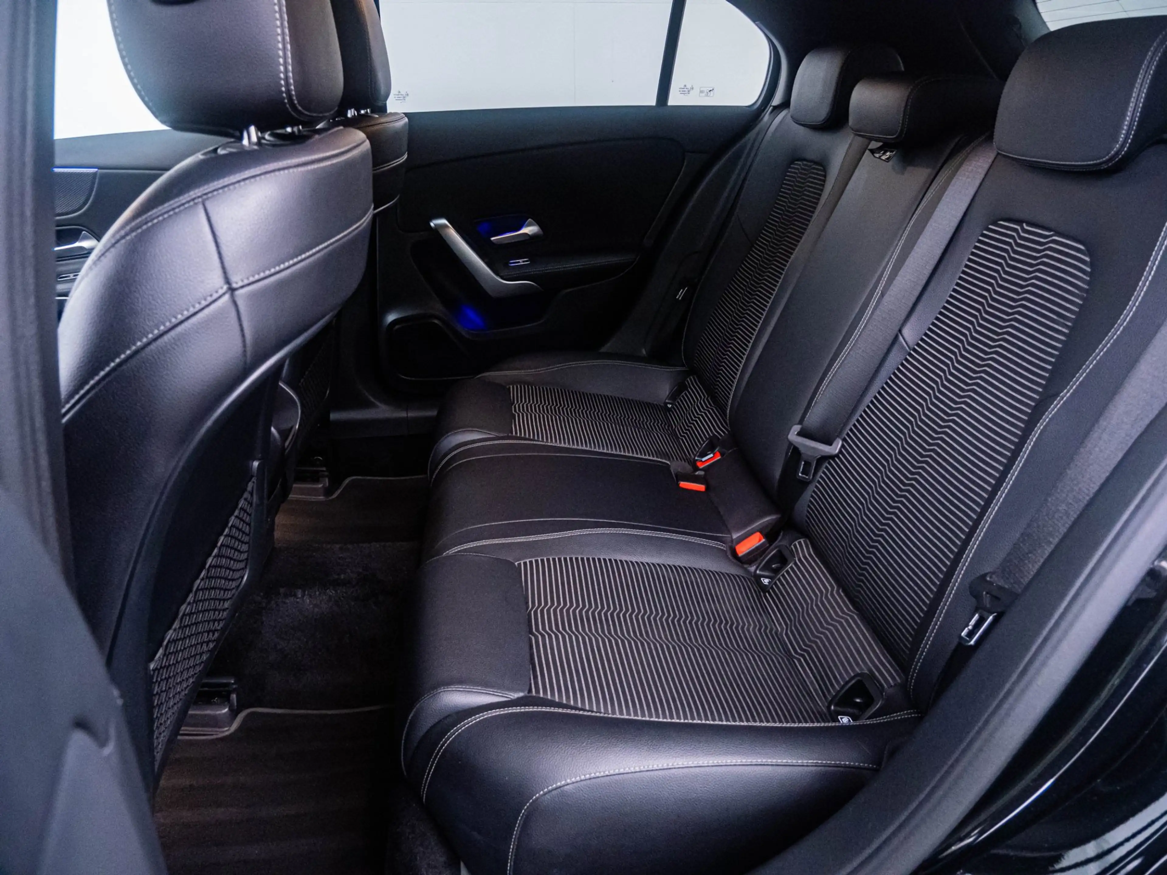 Mercedes-Benz A 220 Premium Night Edition PDC|Cruise! — photo 7