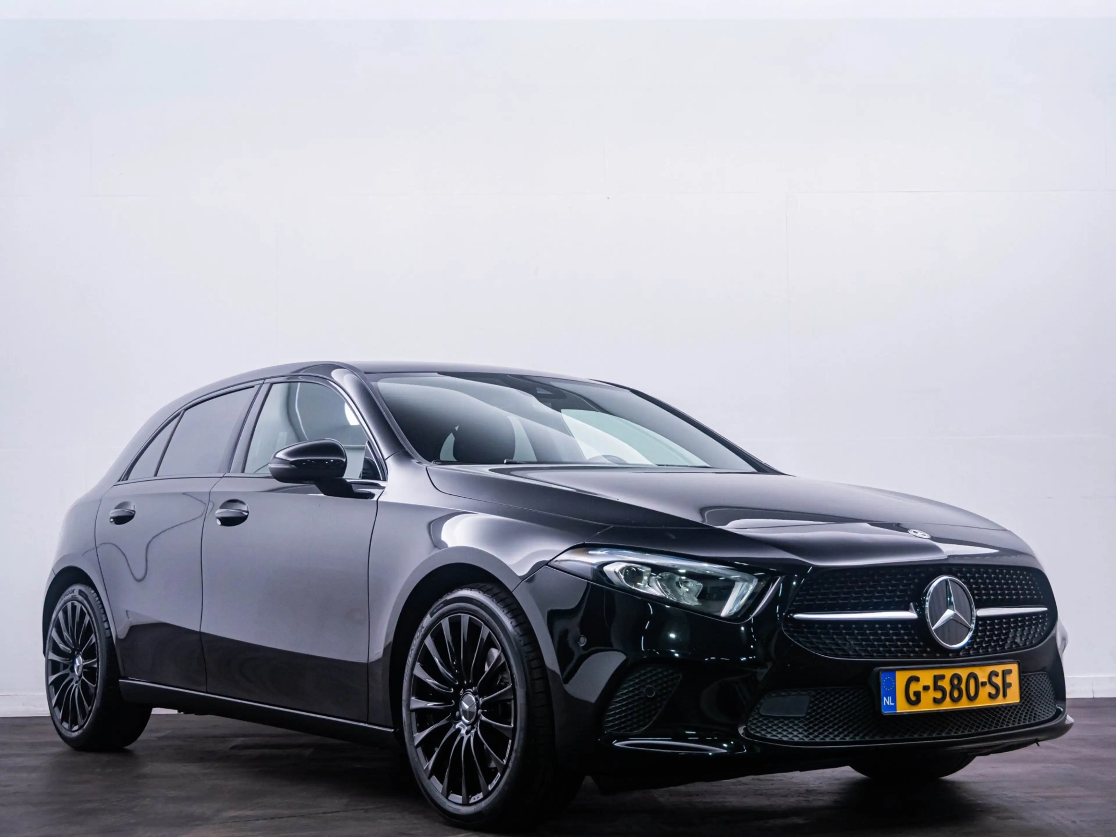 Mercedes-Benz A 220 Premium Night Edition PDC|Cruise! — photo 4