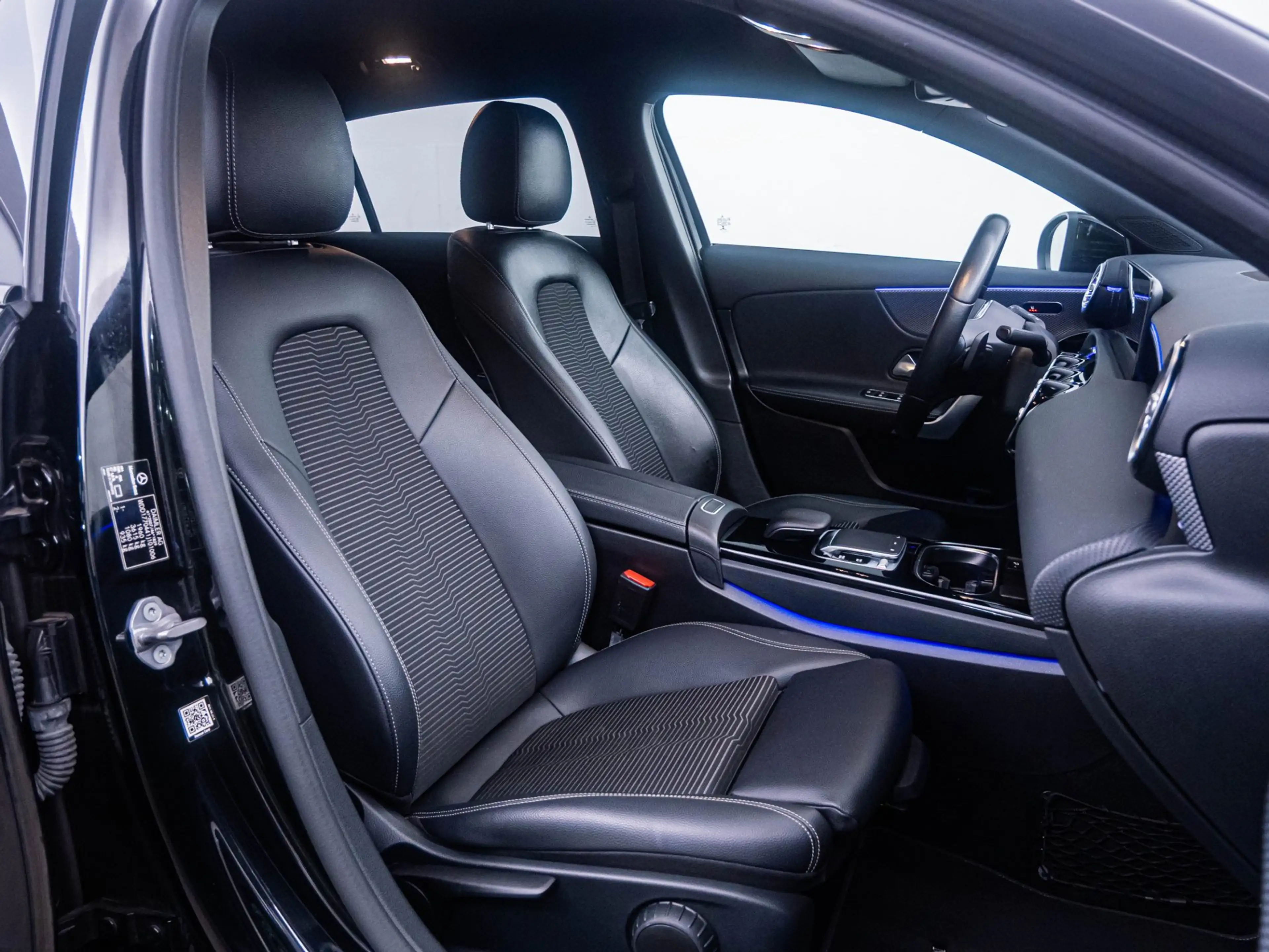 Mercedes-Benz A 220 Premium Night Edition PDC|Cruise! — photo 9