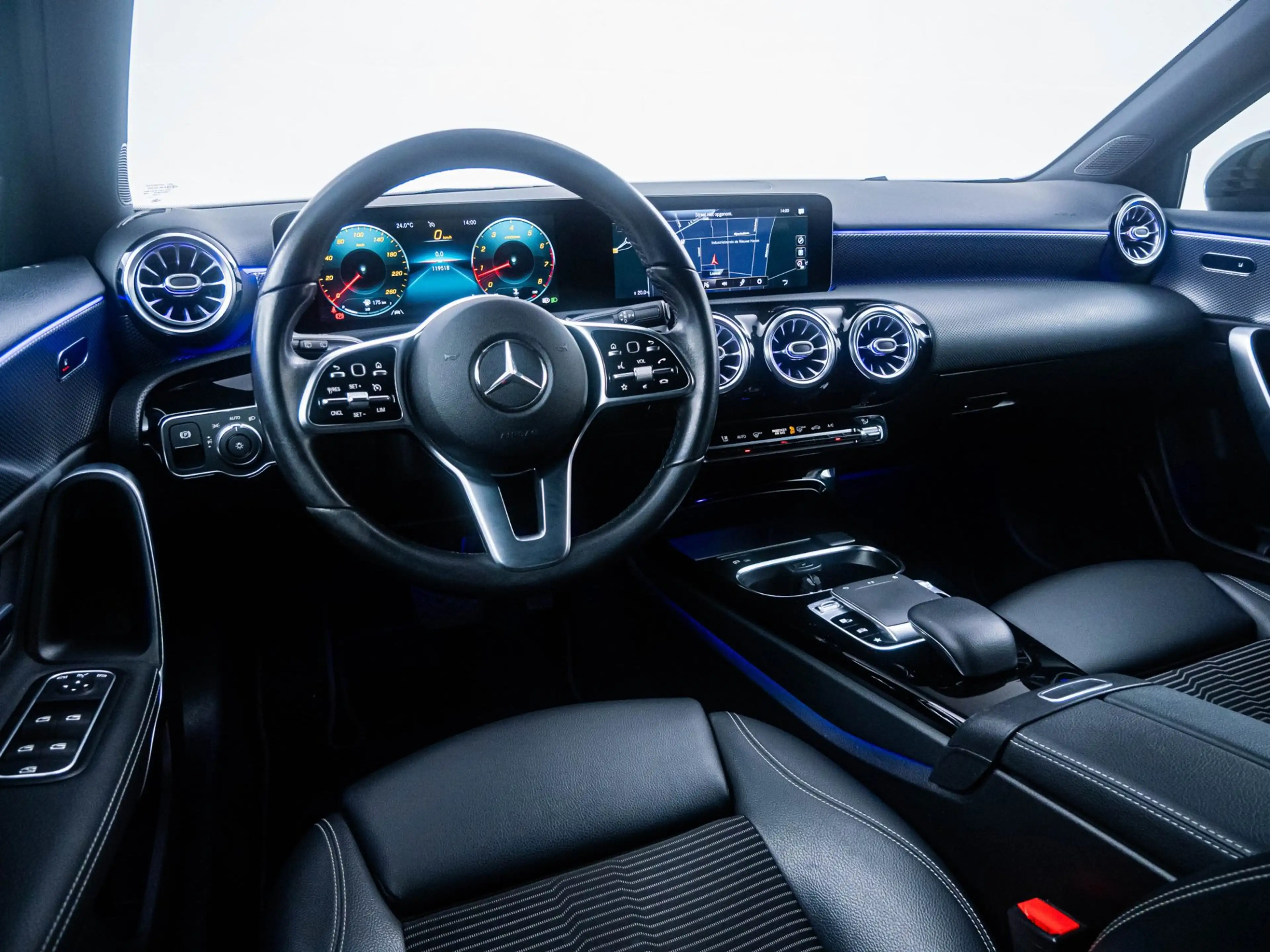 Mercedes-Benz A 220 Premium Night Edition PDC|Cruise! — photo 15