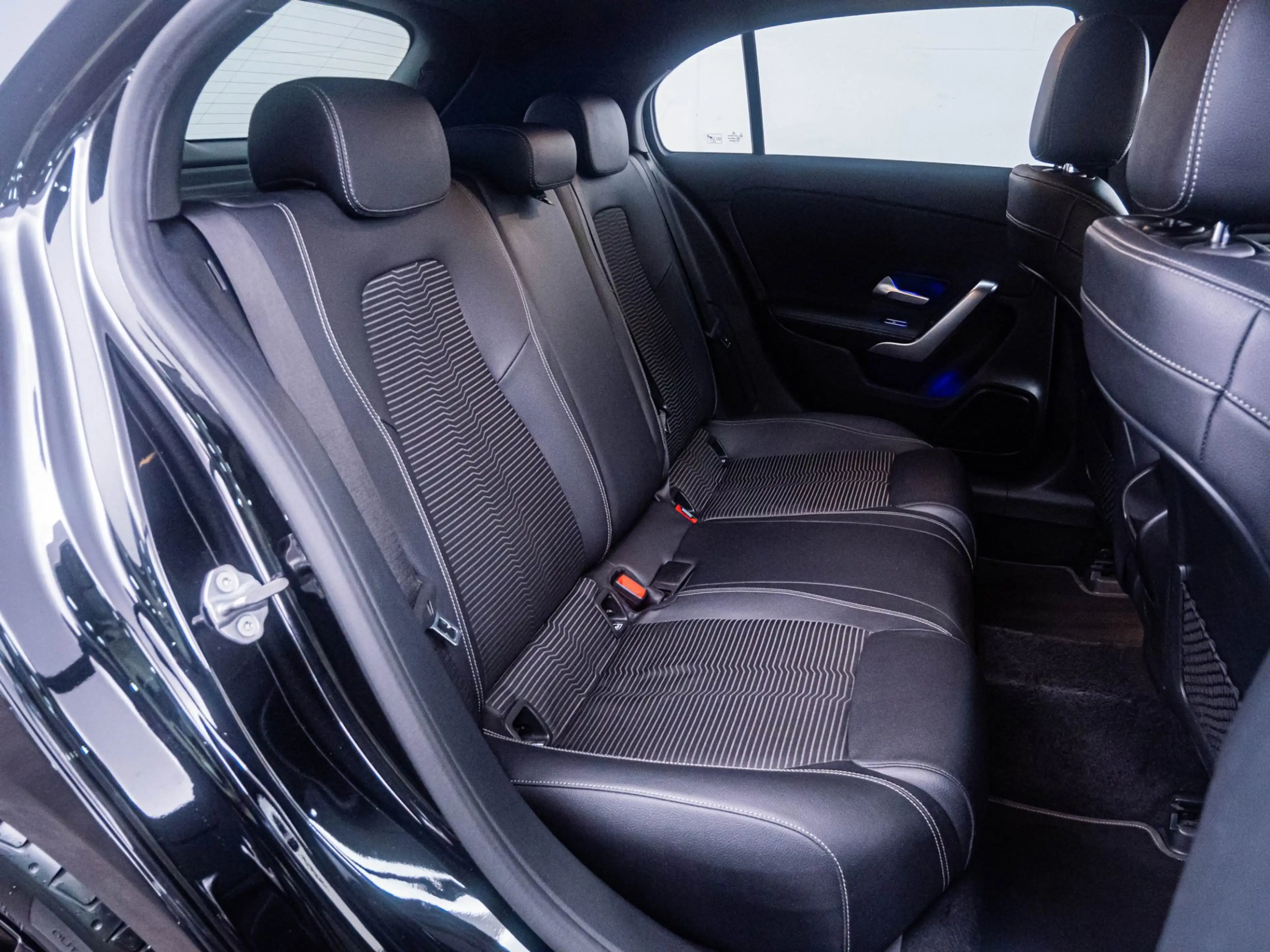 Mercedes-Benz A 220 Premium Night Edition PDC|Cruise! — photo 8