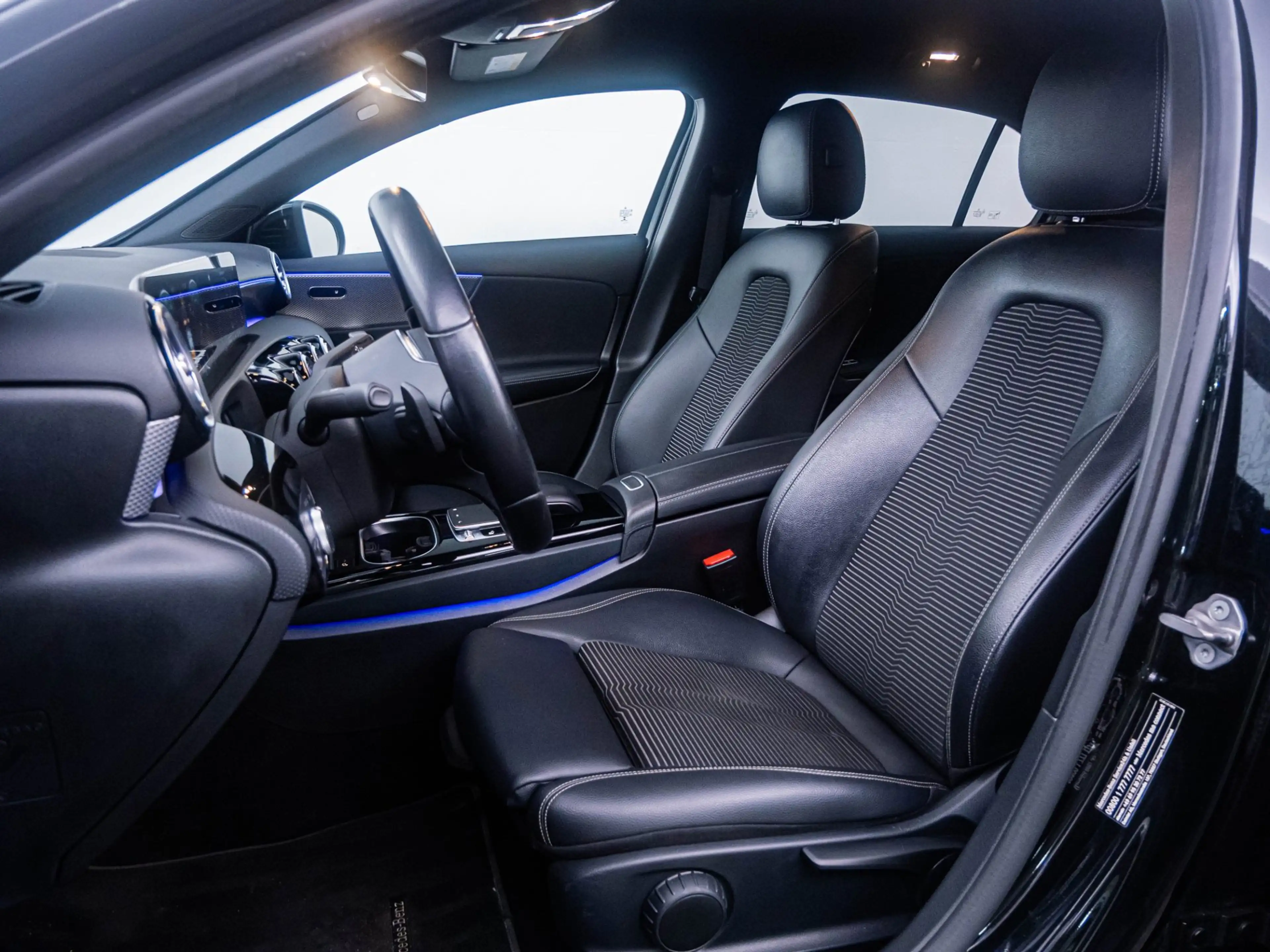 Mercedes-Benz A 220 Premium Night Edition PDC|Cruise! — photo 6