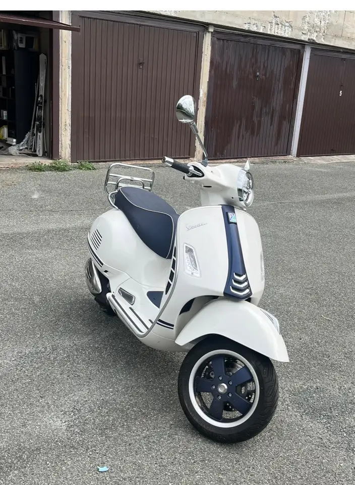 Piaggio GTS 300