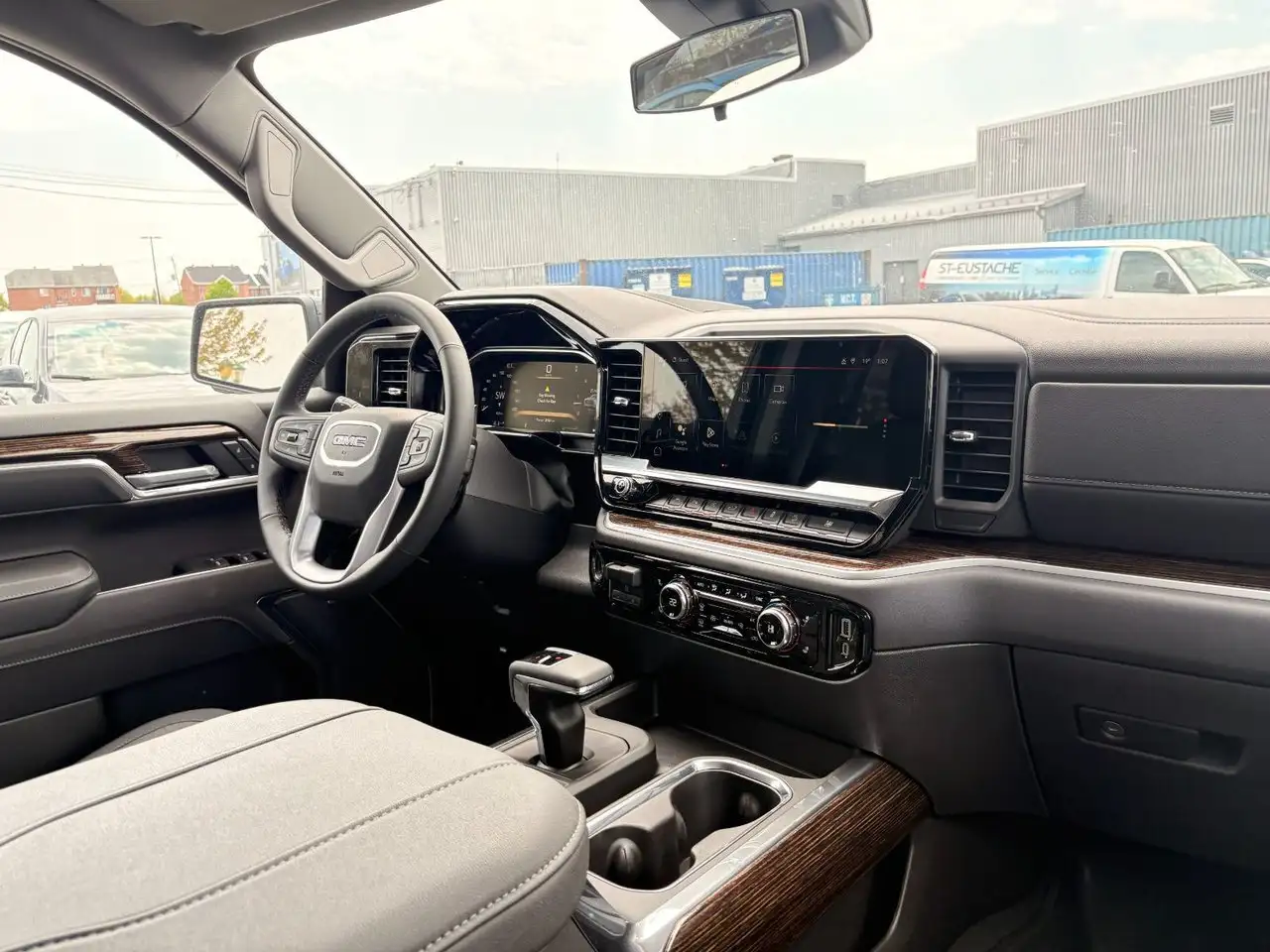 GMC Sierra 1500 снимка GMC Sierra 1500