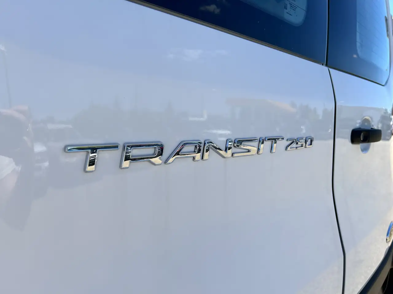 Ford Transit Cargo Van снимка Ford Transit Cargo Van