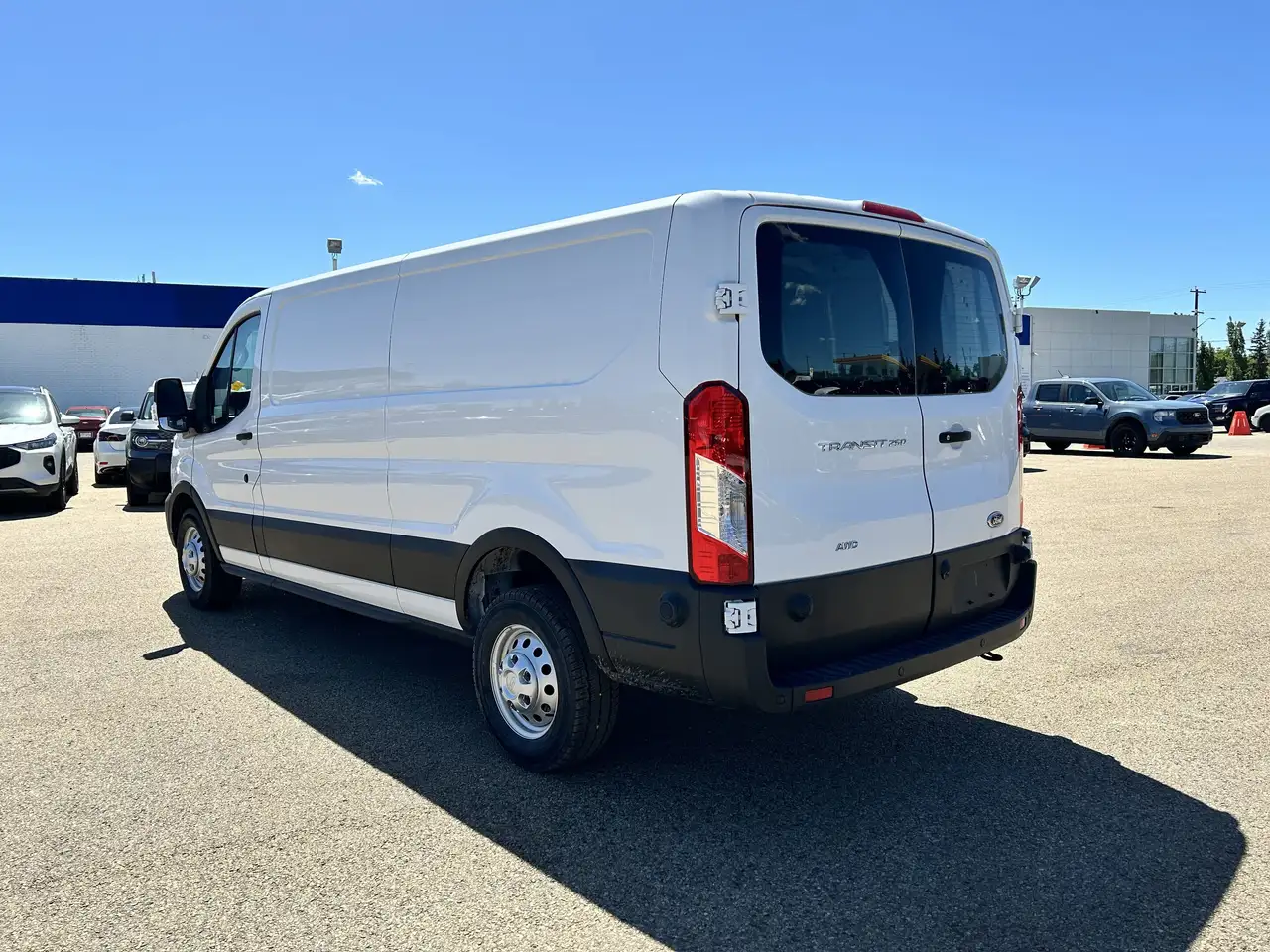 Ford Transit Cargo Van снимка Ford Transit Cargo Van