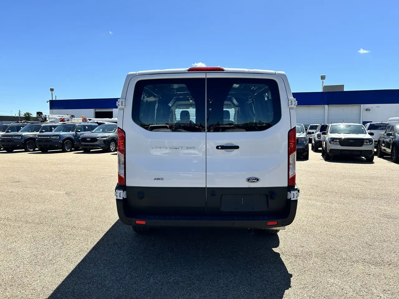 Ford Transit Cargo Van снимка Ford Transit Cargo Van