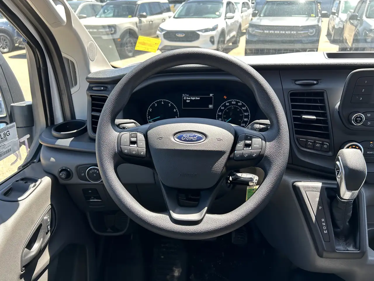 Ford Transit Cargo Van снимка Ford Transit Cargo Van