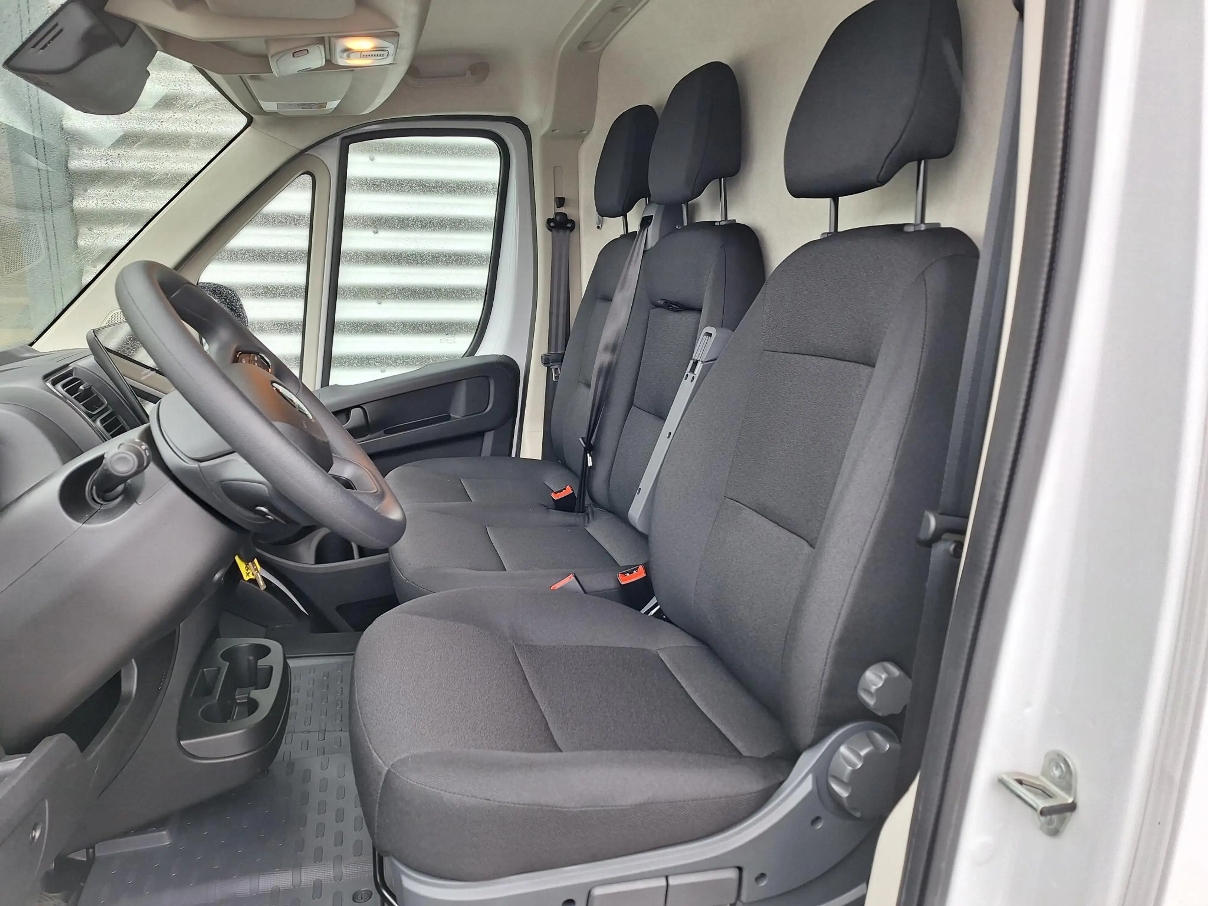 Opel Movano GB 2.2 D 140pk L2H2 Automaat | Navigatie | Climate — photo 8