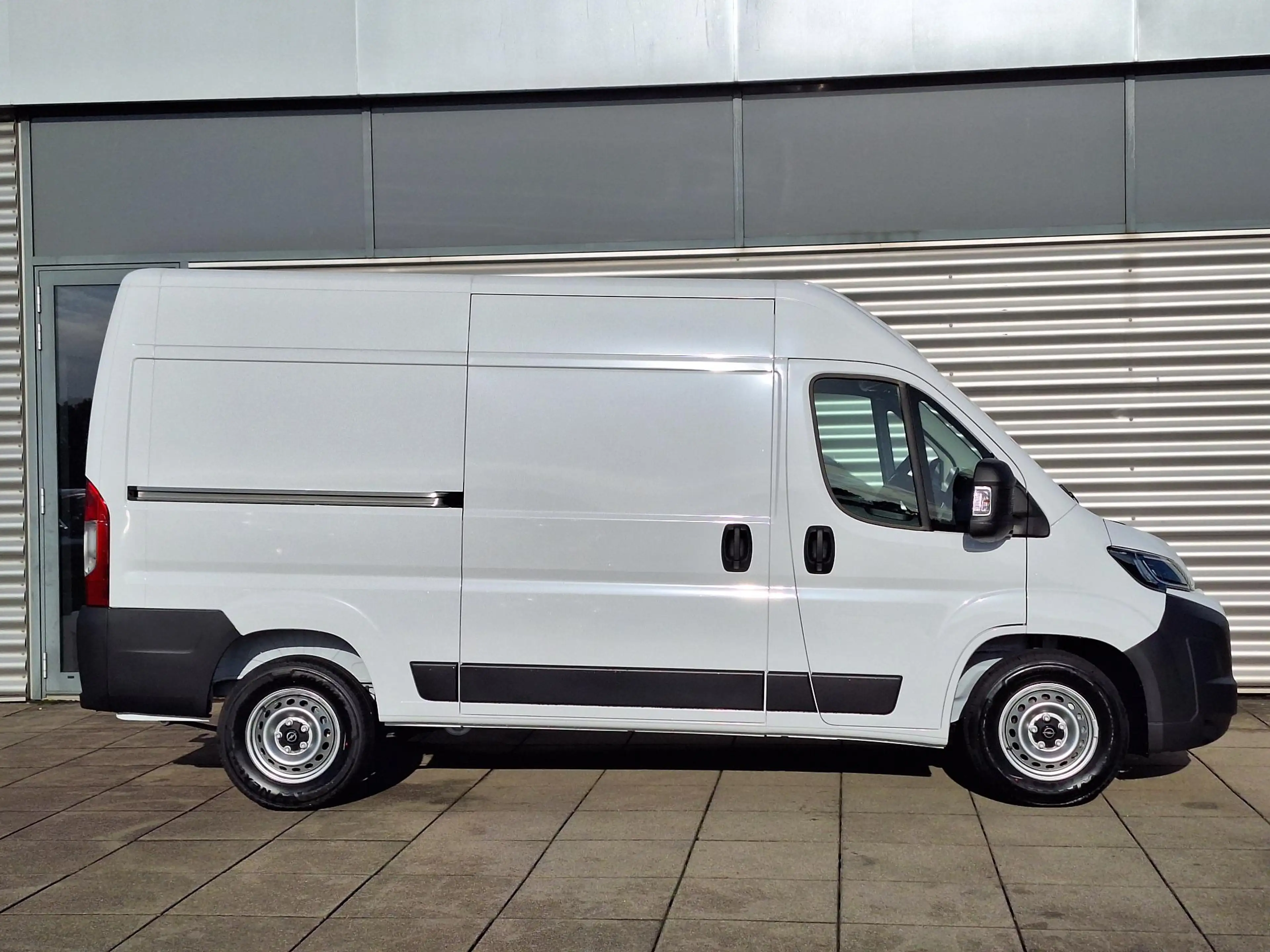 Opel Movano GB 2.2 D 140pk L2H2 Automaat | Navigatie | Climate — photo 4