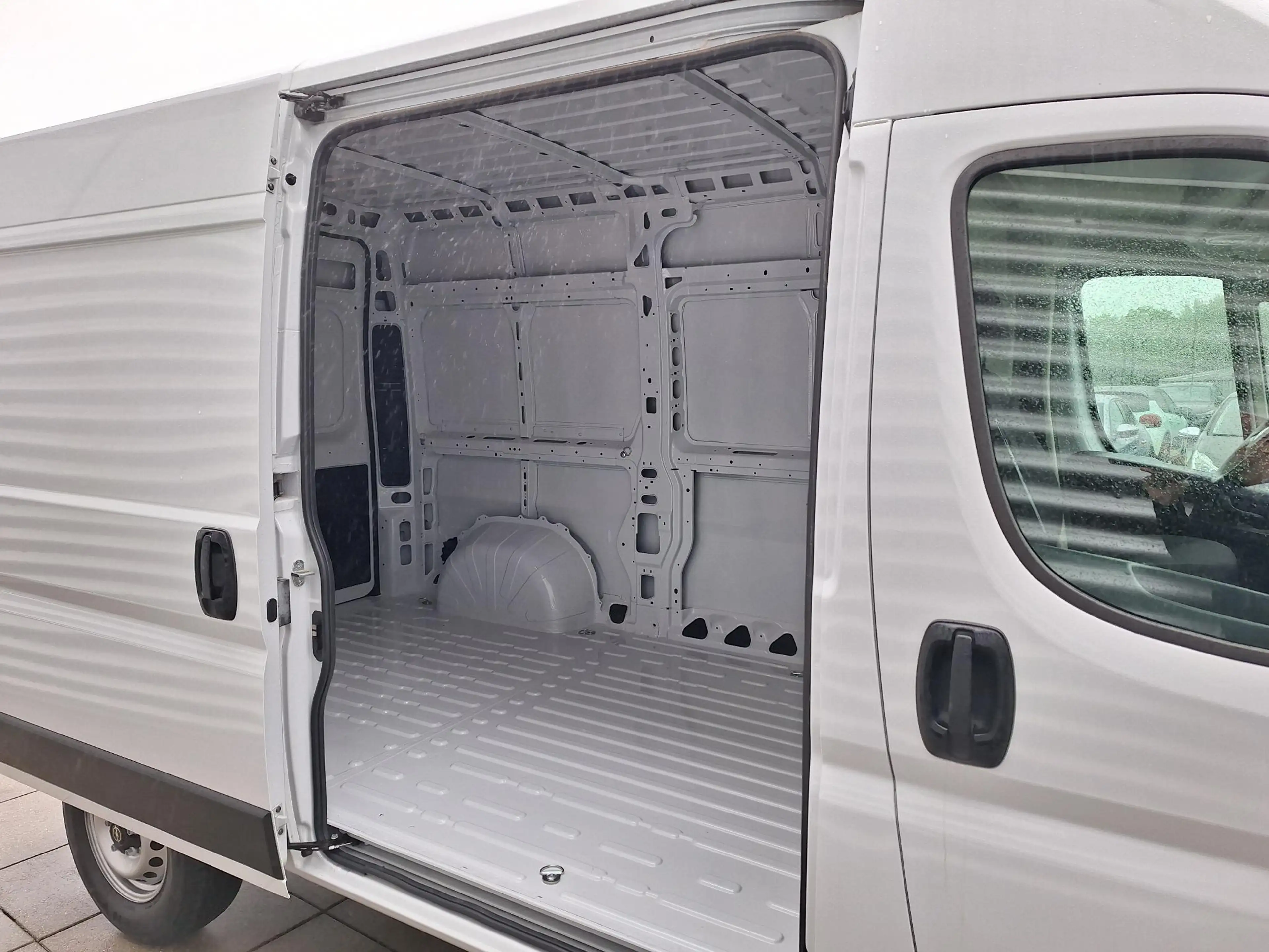 Opel Movano GB 2.2 D 140pk L2H2 Automaat | Navigatie | Climate — photo 12