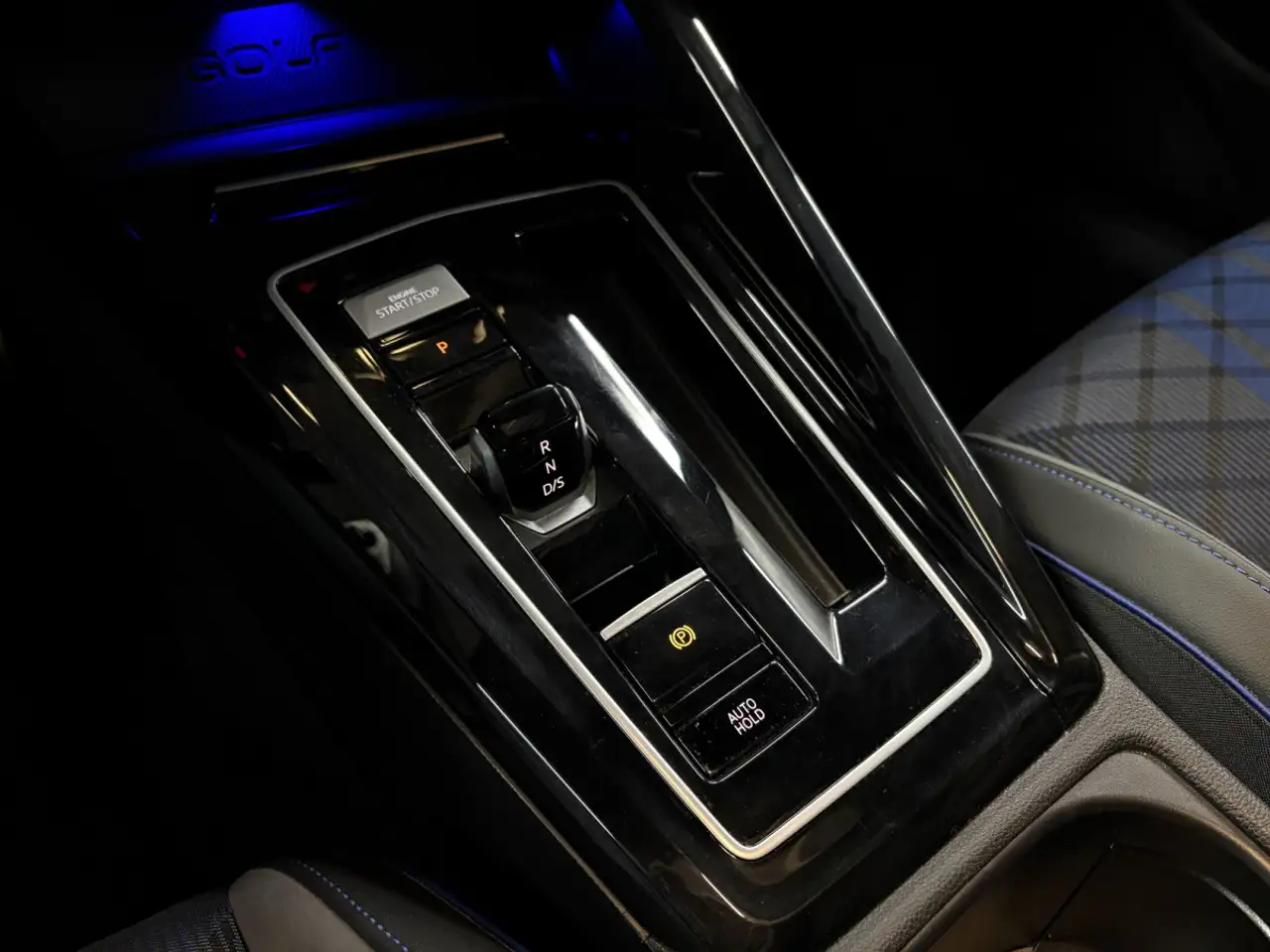 Volkswagen Golf R 4Motion 2.0 TSI 320 CV DSG7 *Toit Ouvrant* *Camér 14