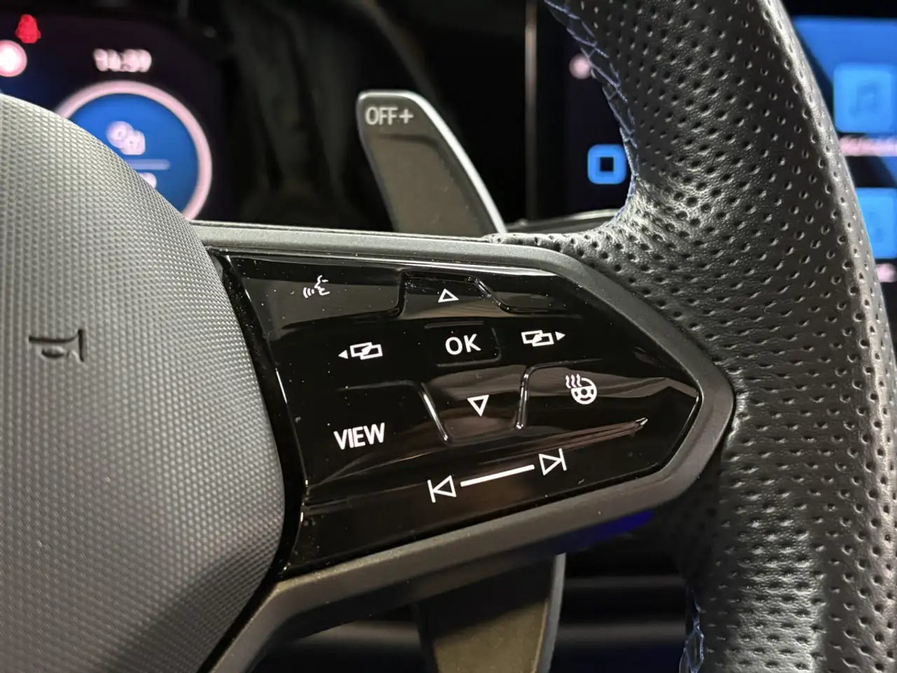 Volkswagen Golf R 4Motion 2.0 TSI 320 CV DSG7 *Toit Ouvrant* *Camér 12