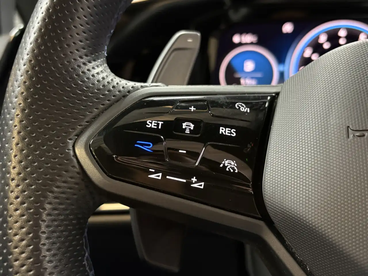 Volkswagen Golf R 4Motion 2.0 TSI 320 CV DSG7 *Toit Ouvrant* *Camér 11