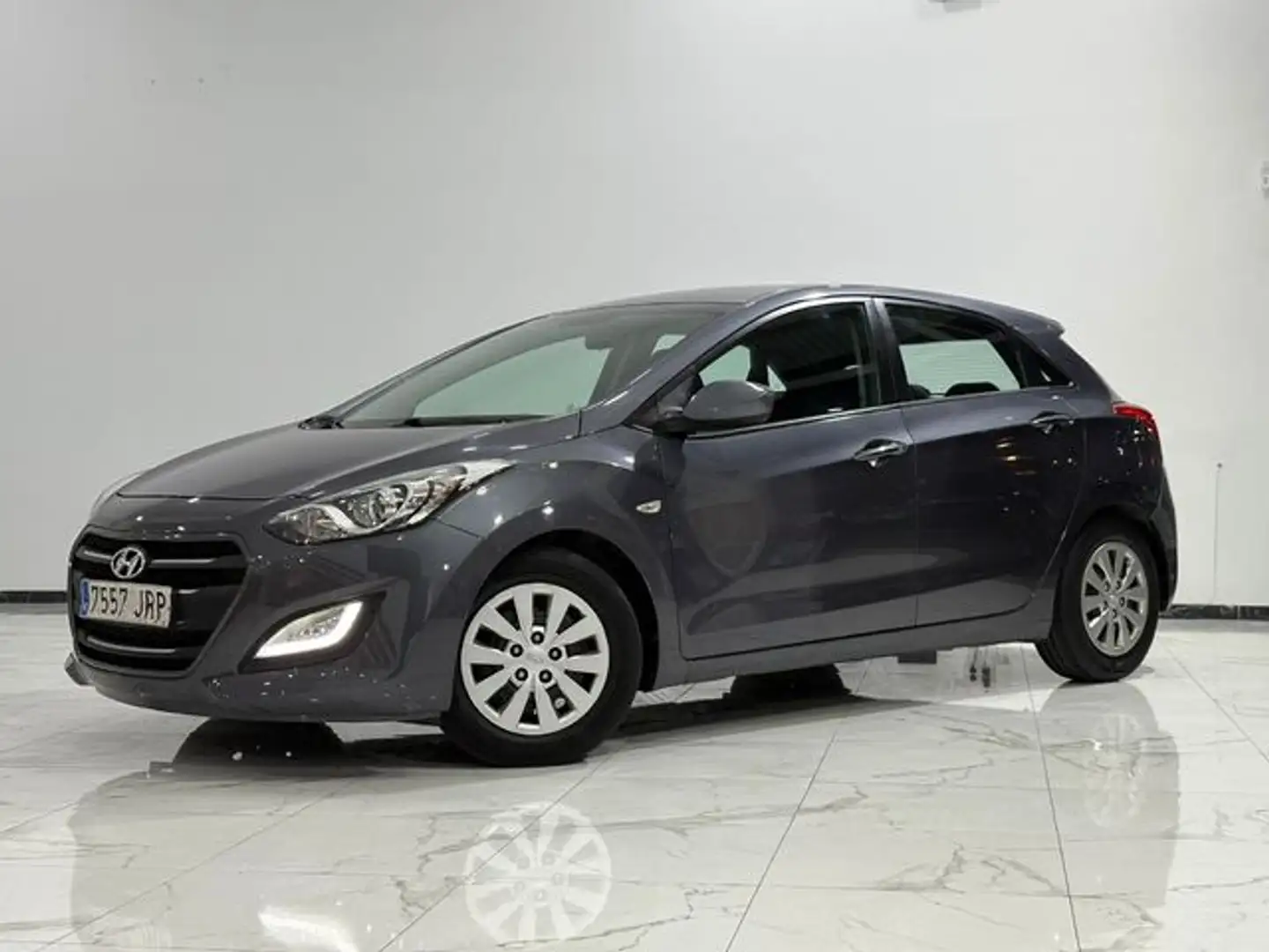 Hyundai i30 1.4CRDi Klass 90 Grau - 1